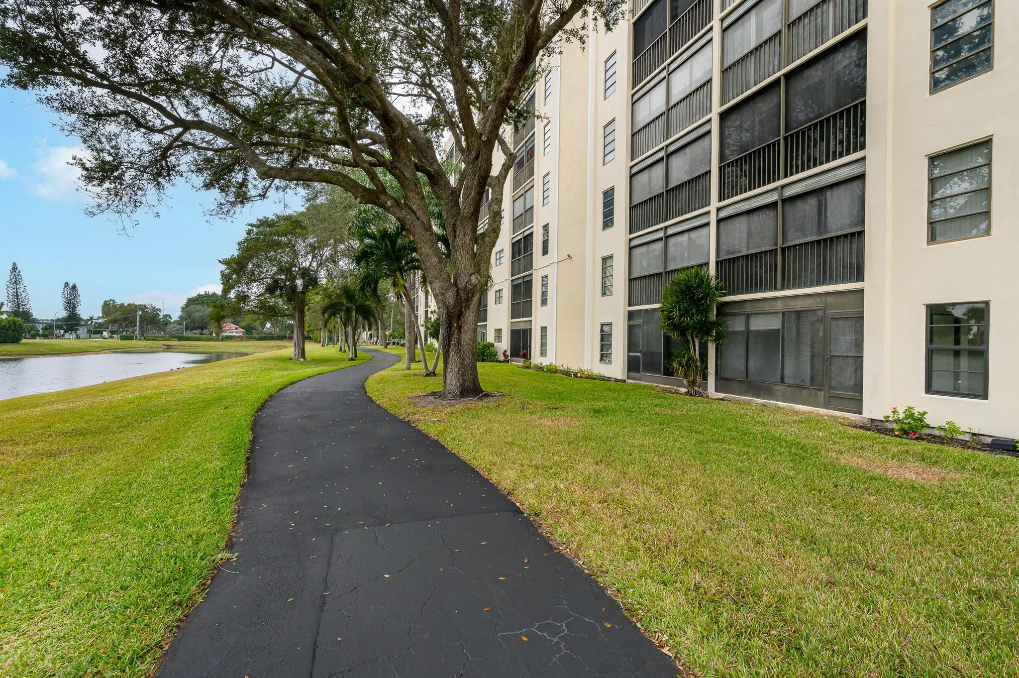 7290 Kinghurst Drive, #102