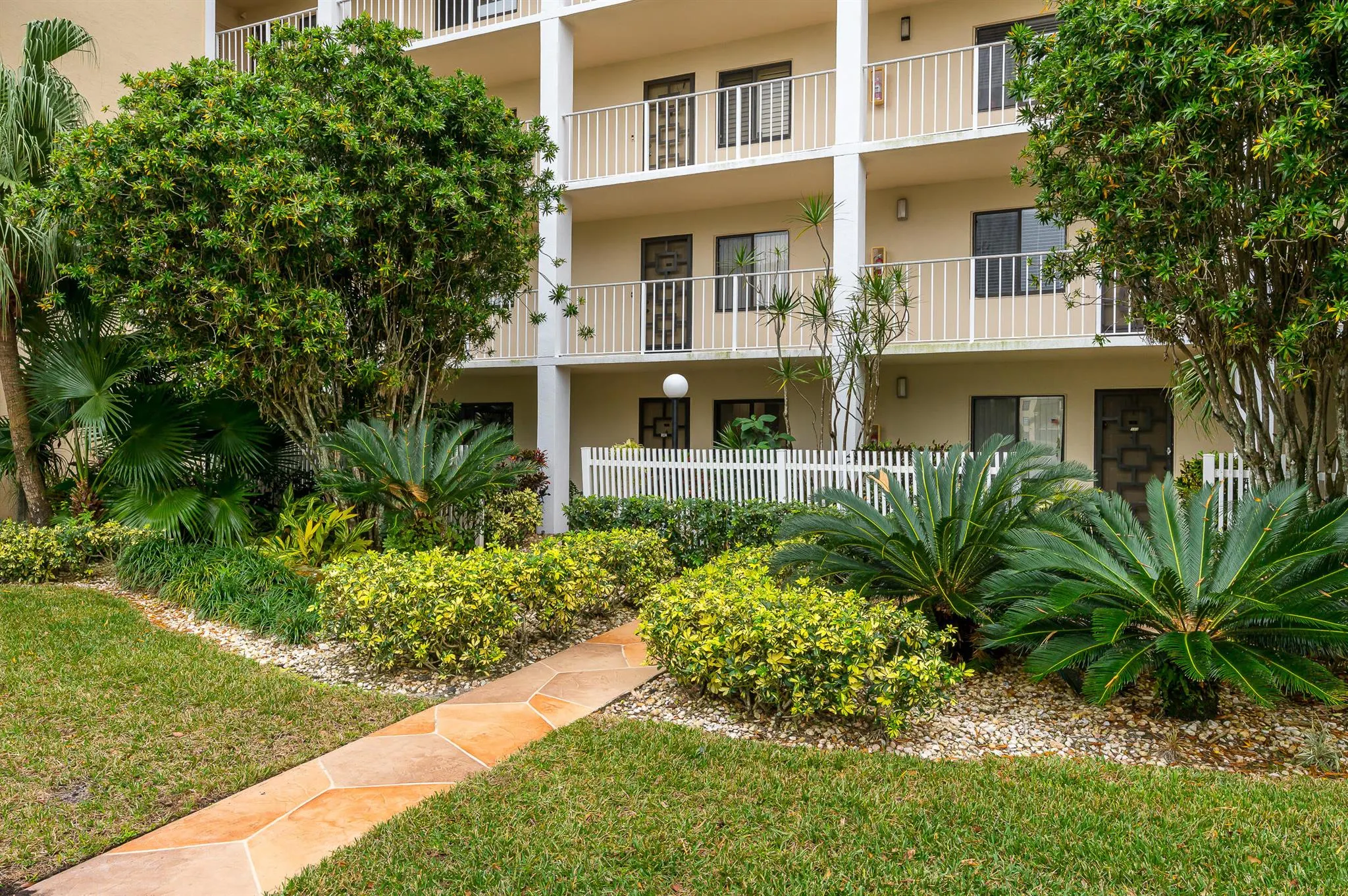 7290 Kinghurst Drive, #102