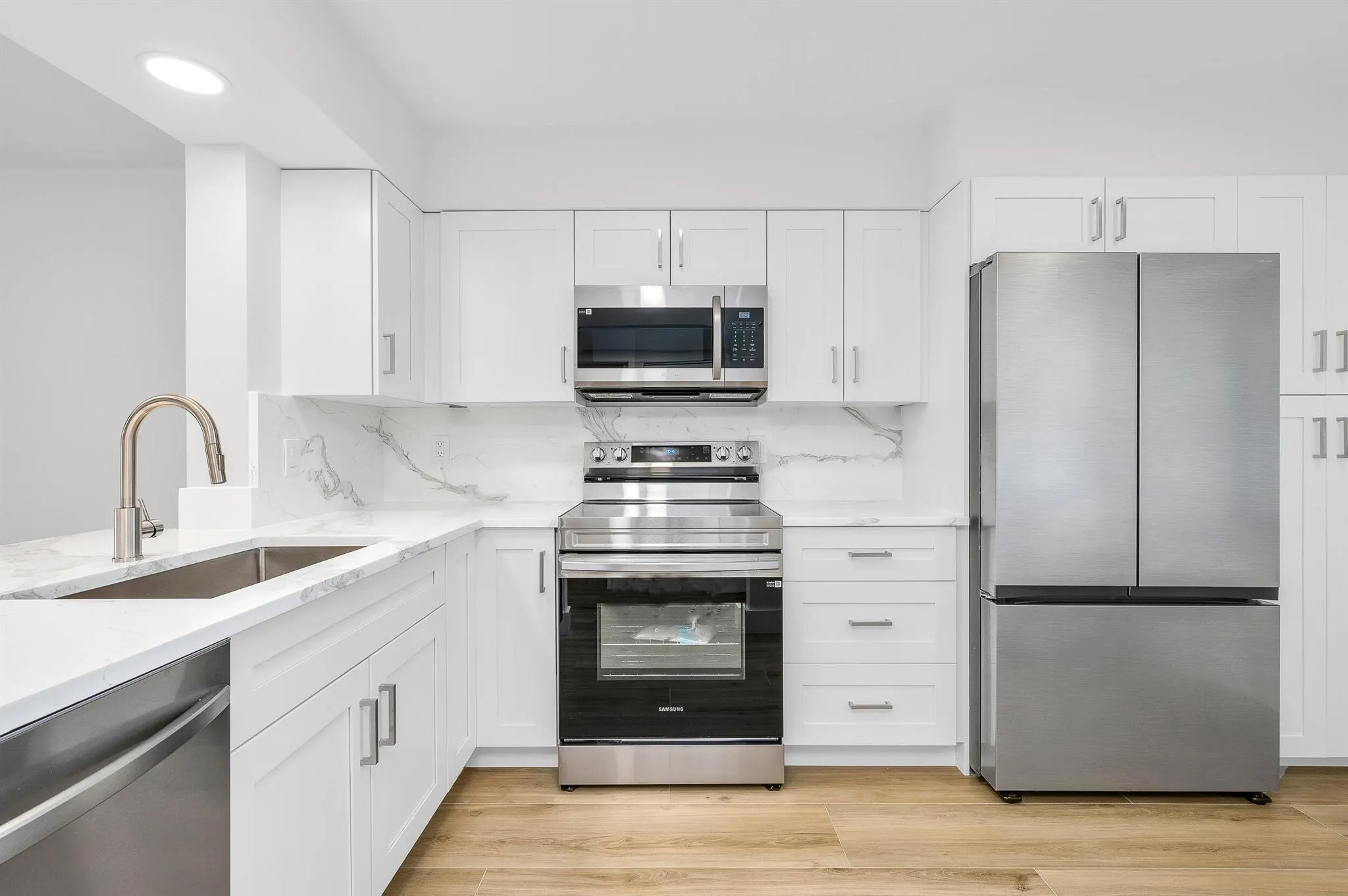 7290 Kinghurst Drive, #301
