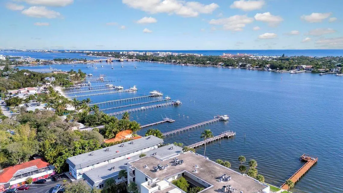 1202 S Lake Drive, #501