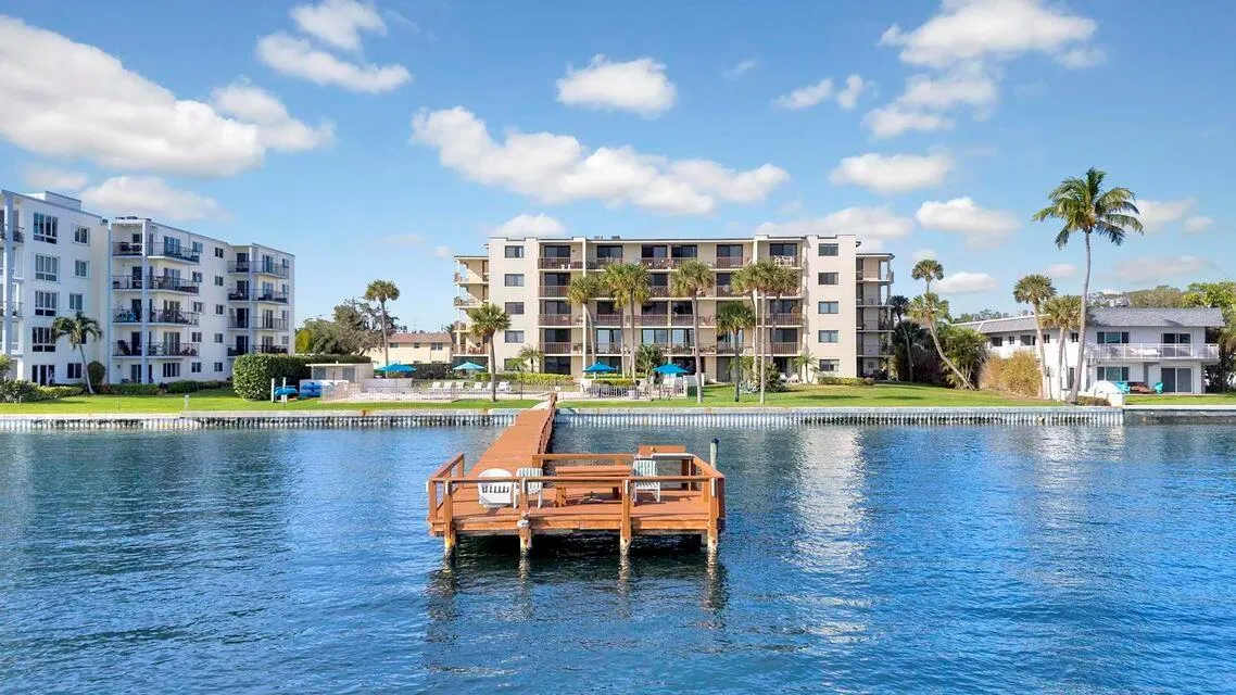 1202 S Lake Drive, #501