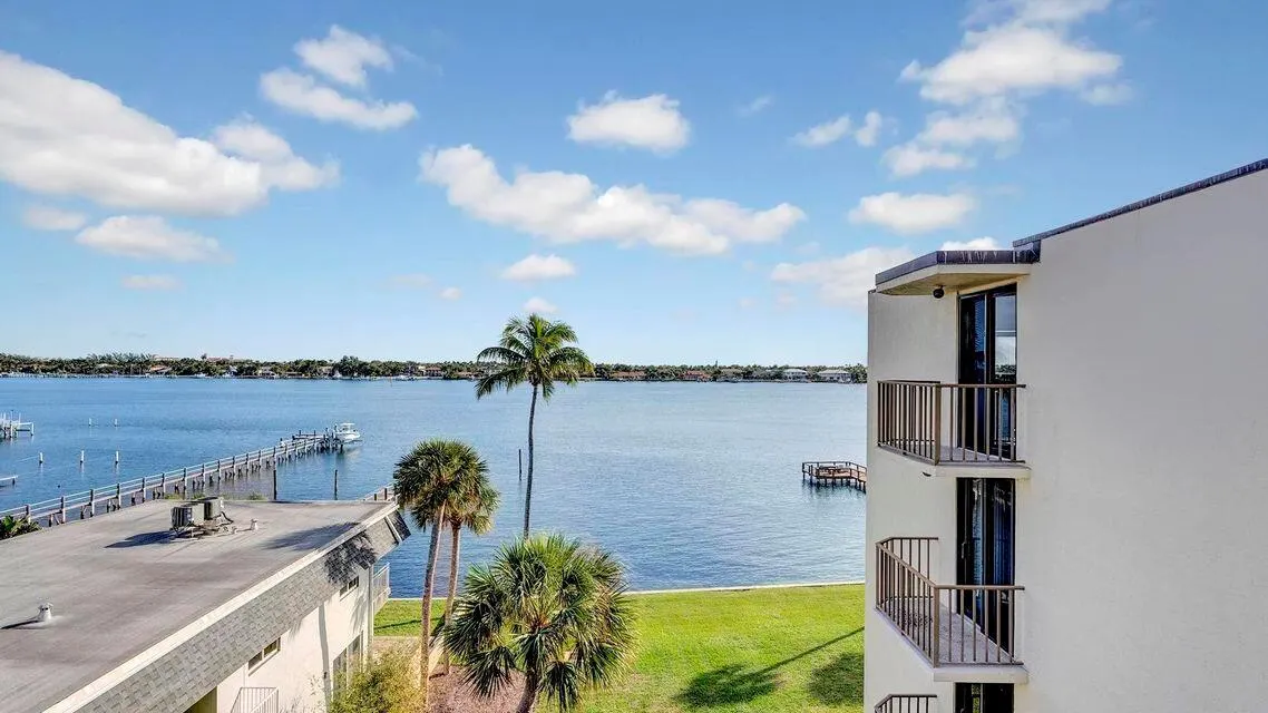 1202 S Lake Drive, #501
