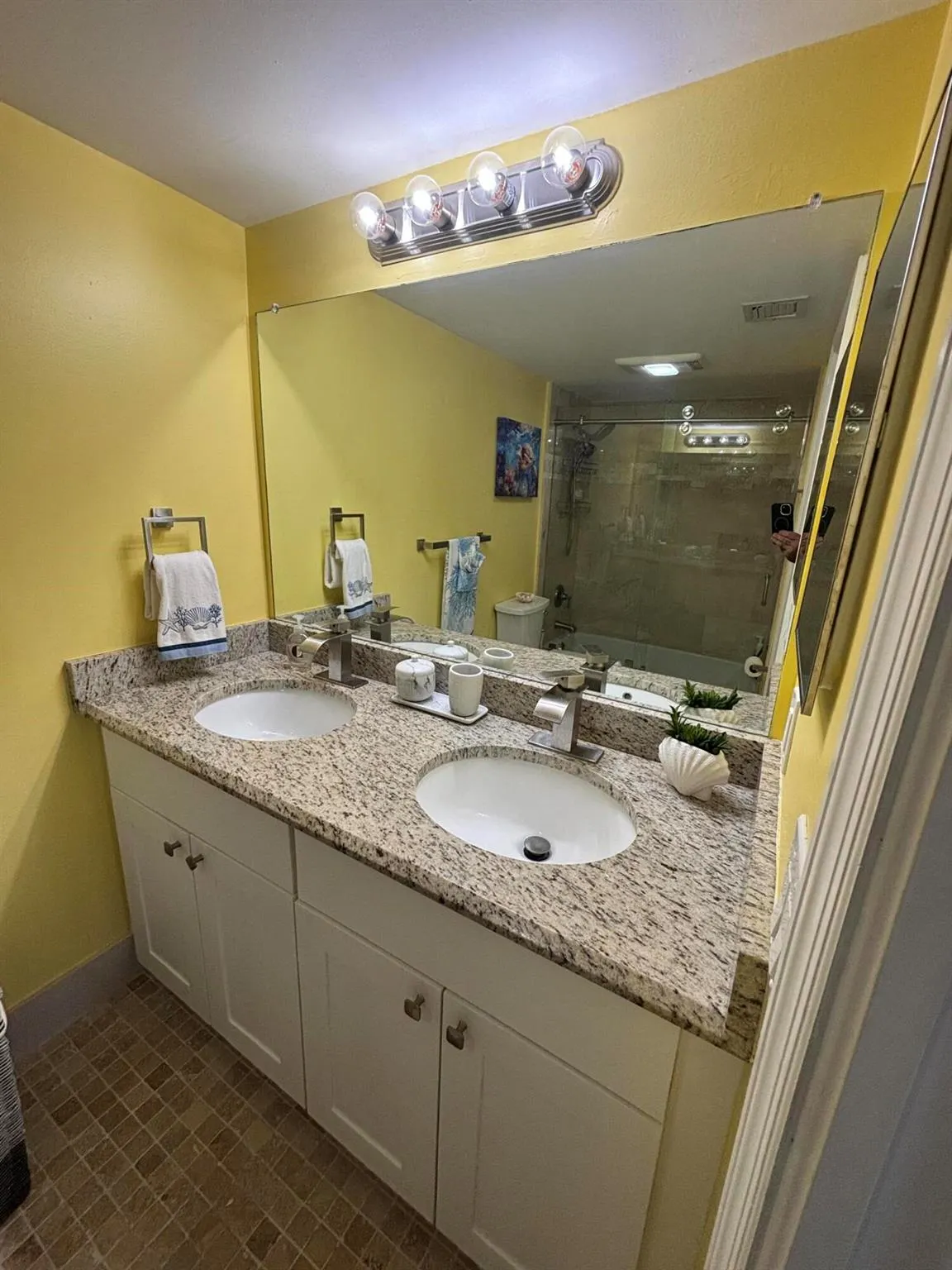 1202 S Lake Drive, #501