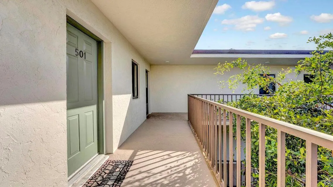 1202 S Lake Drive, #501