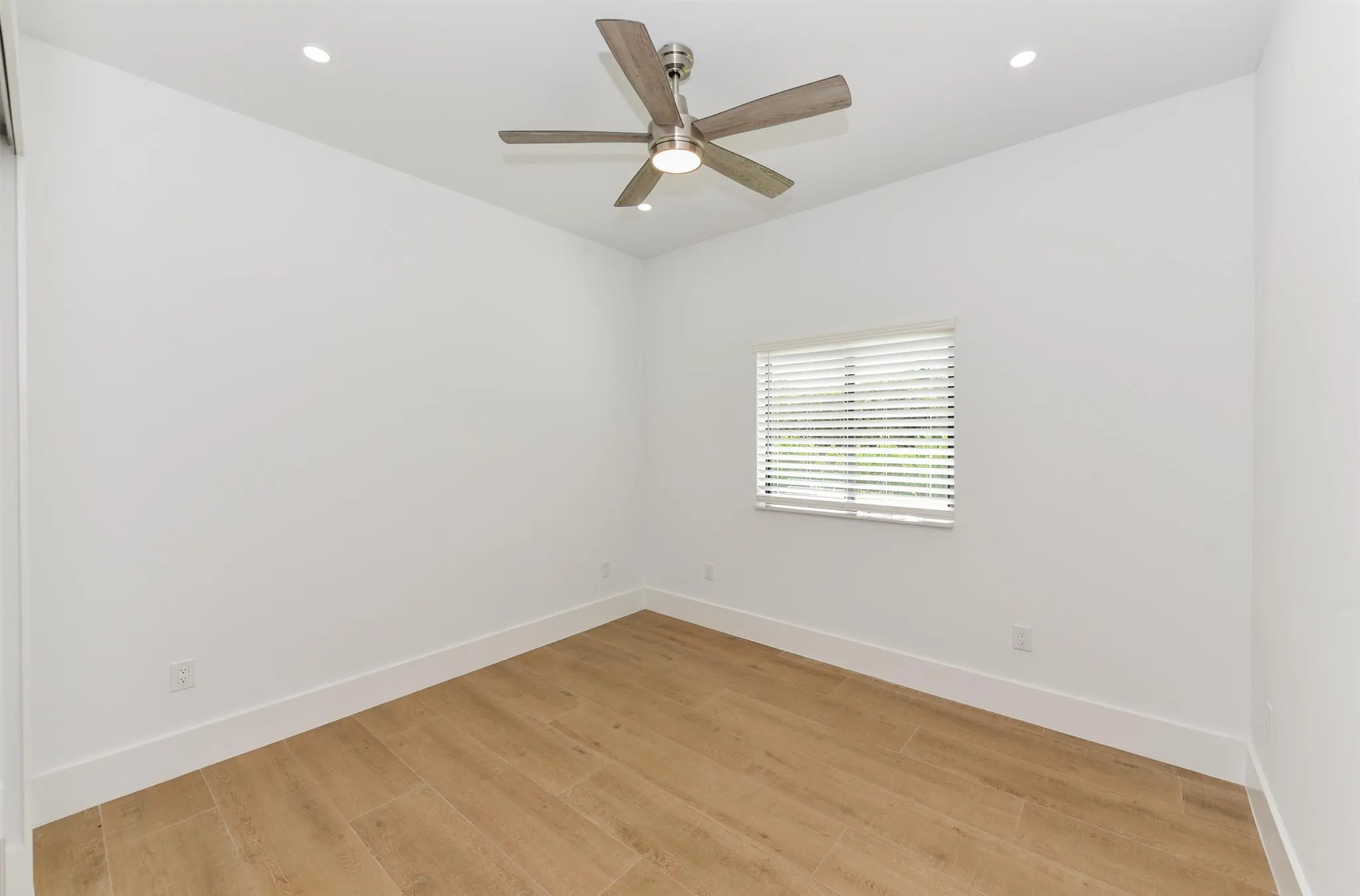 11145 68th Street N