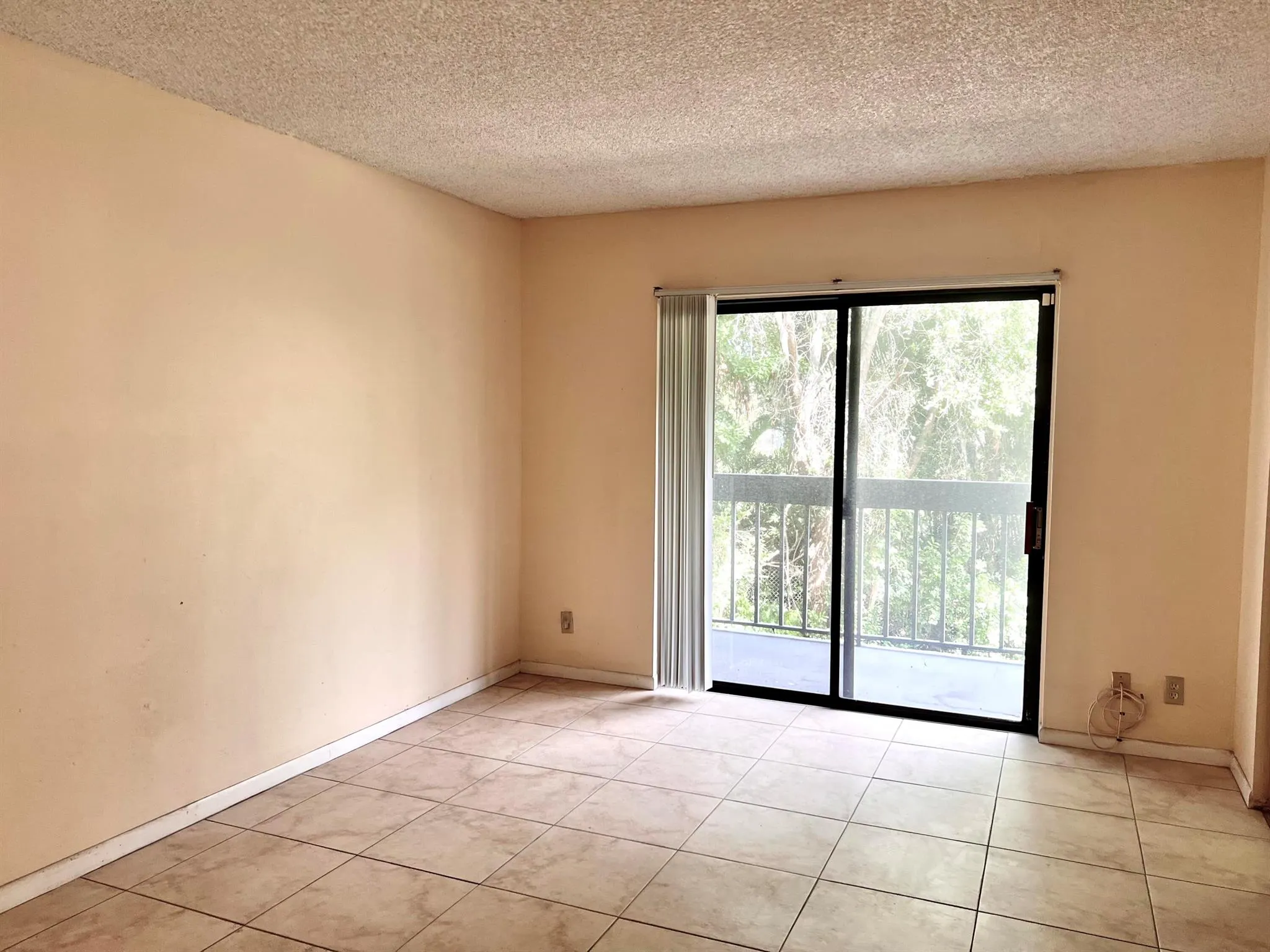 2000 N Congress Avenue, #206