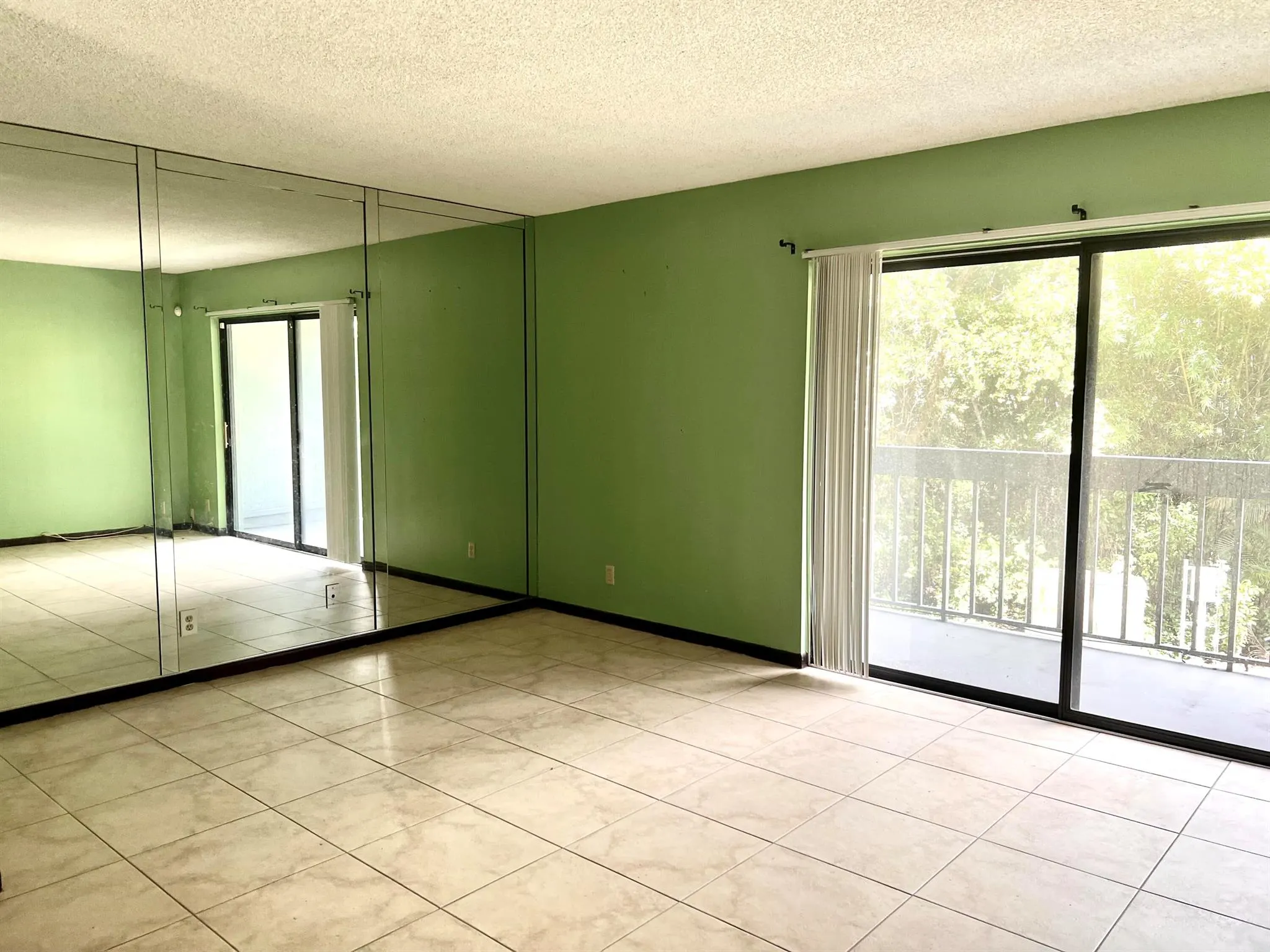 2000 N Congress Avenue, #206