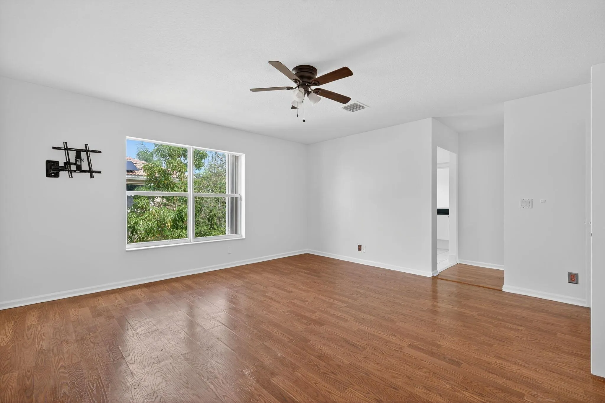 4083 Lake Tahoe Circle