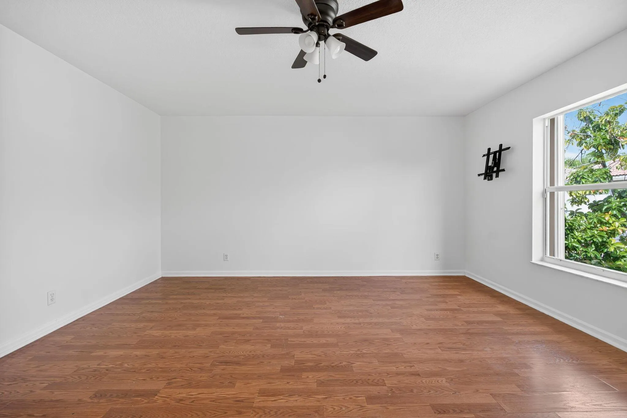 4083 Lake Tahoe Circle