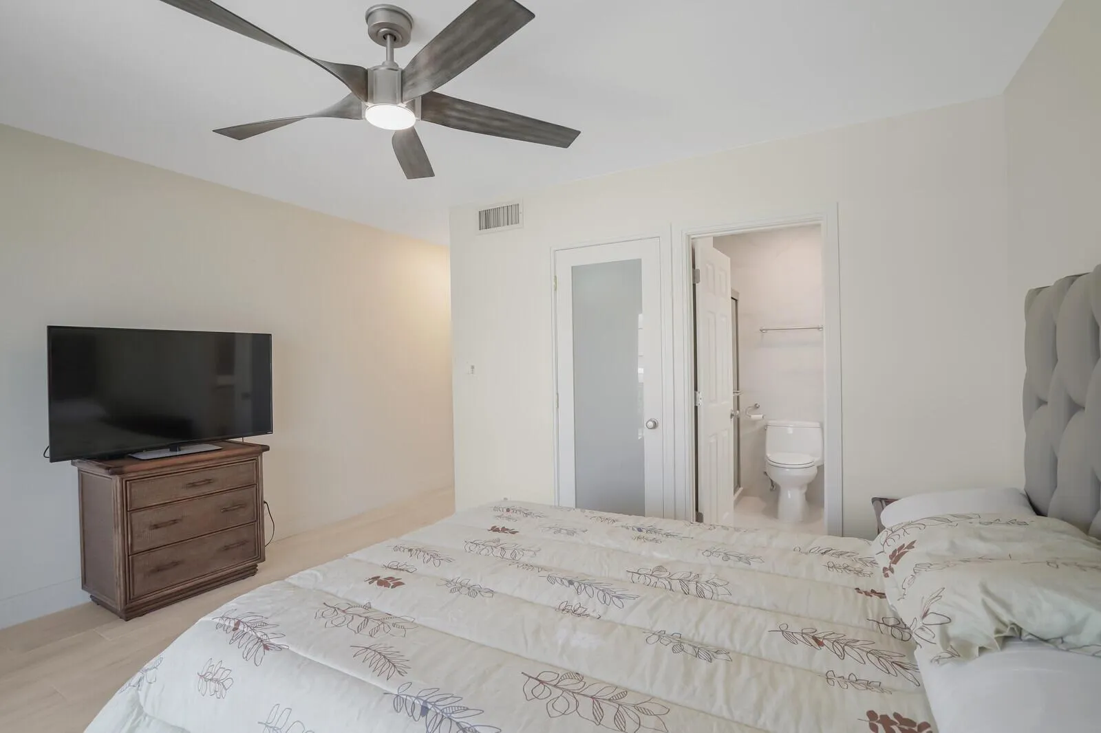 584 SE 20th Avenue, #2