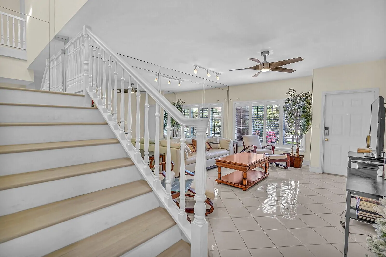 584 SE 20th Avenue, #2