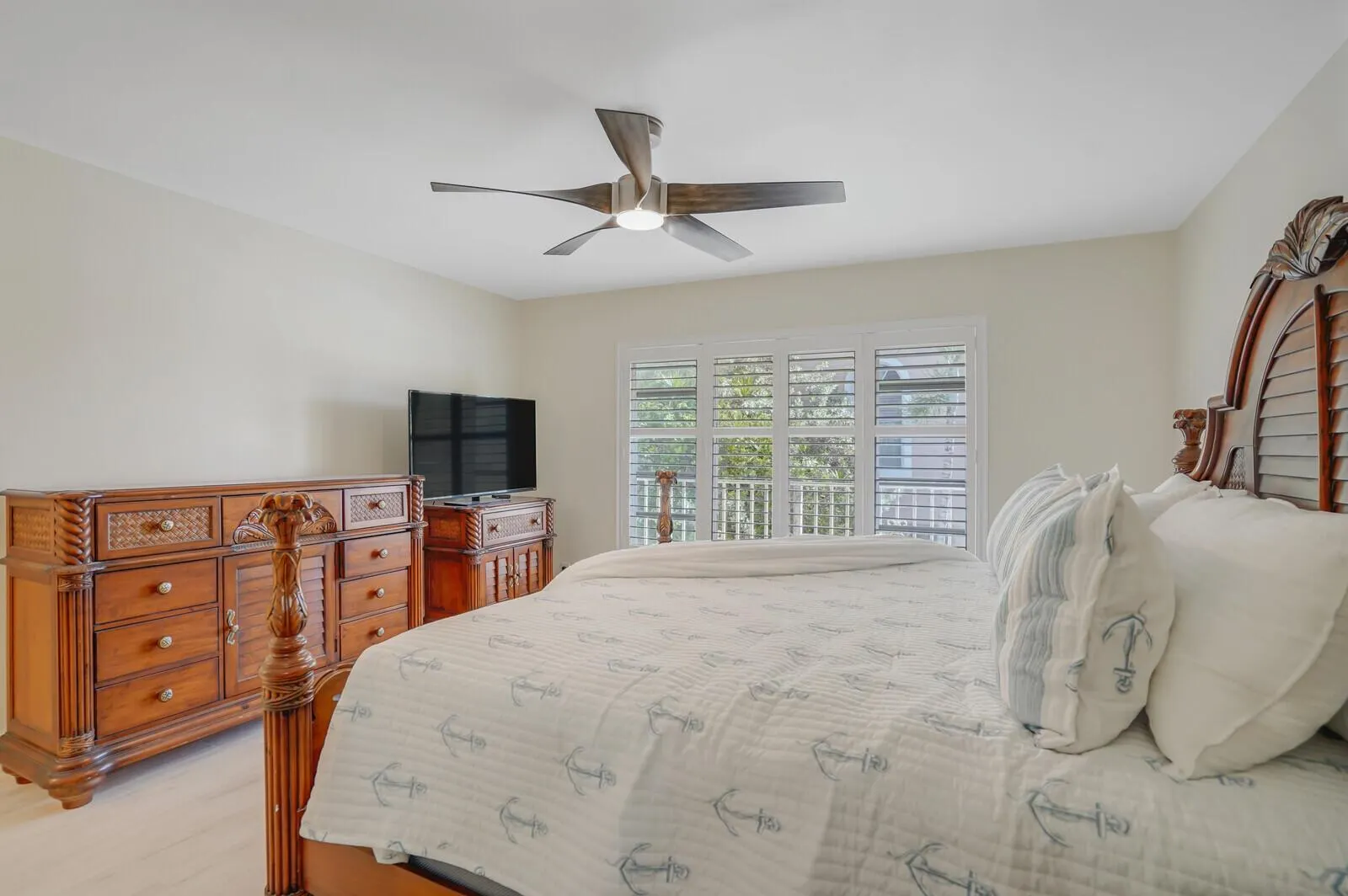 584 SE 20th Avenue, #2