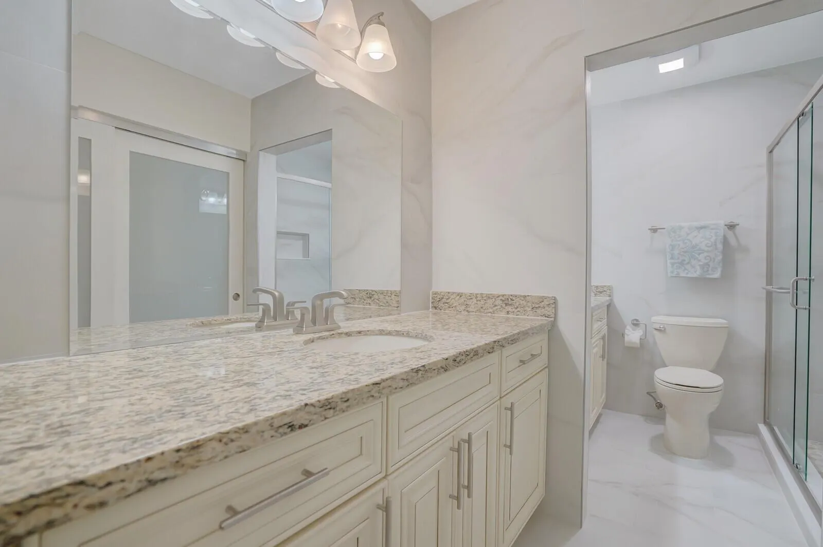 584 SE 20th Avenue, #2