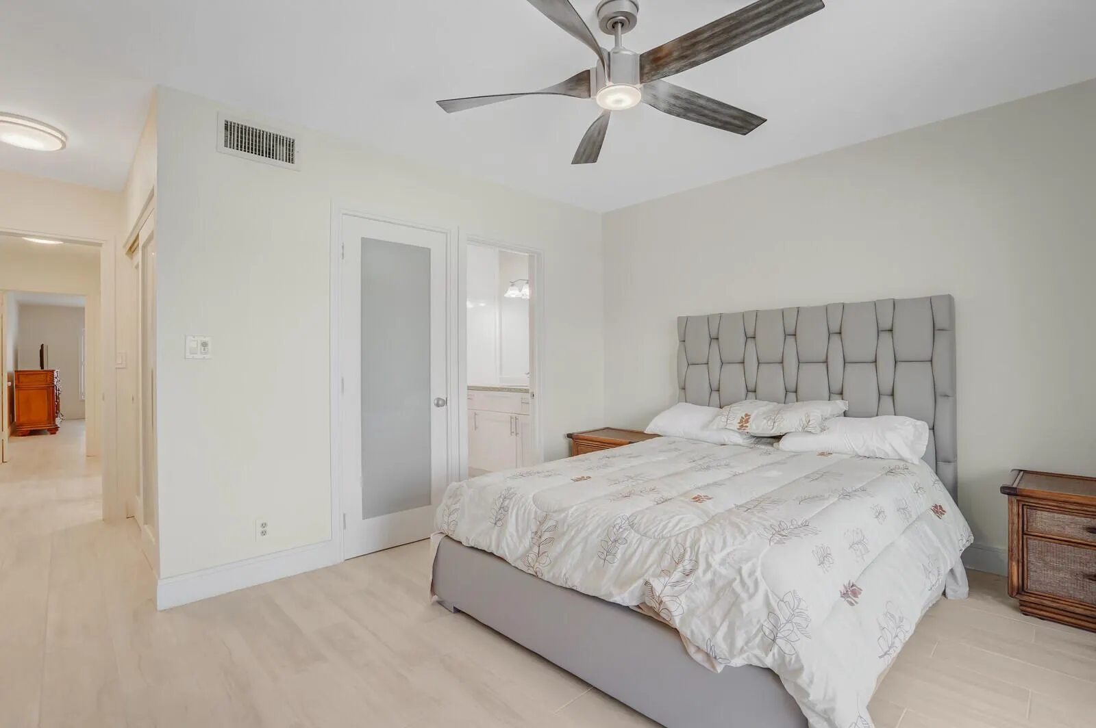 584 SE 20th Avenue, #2