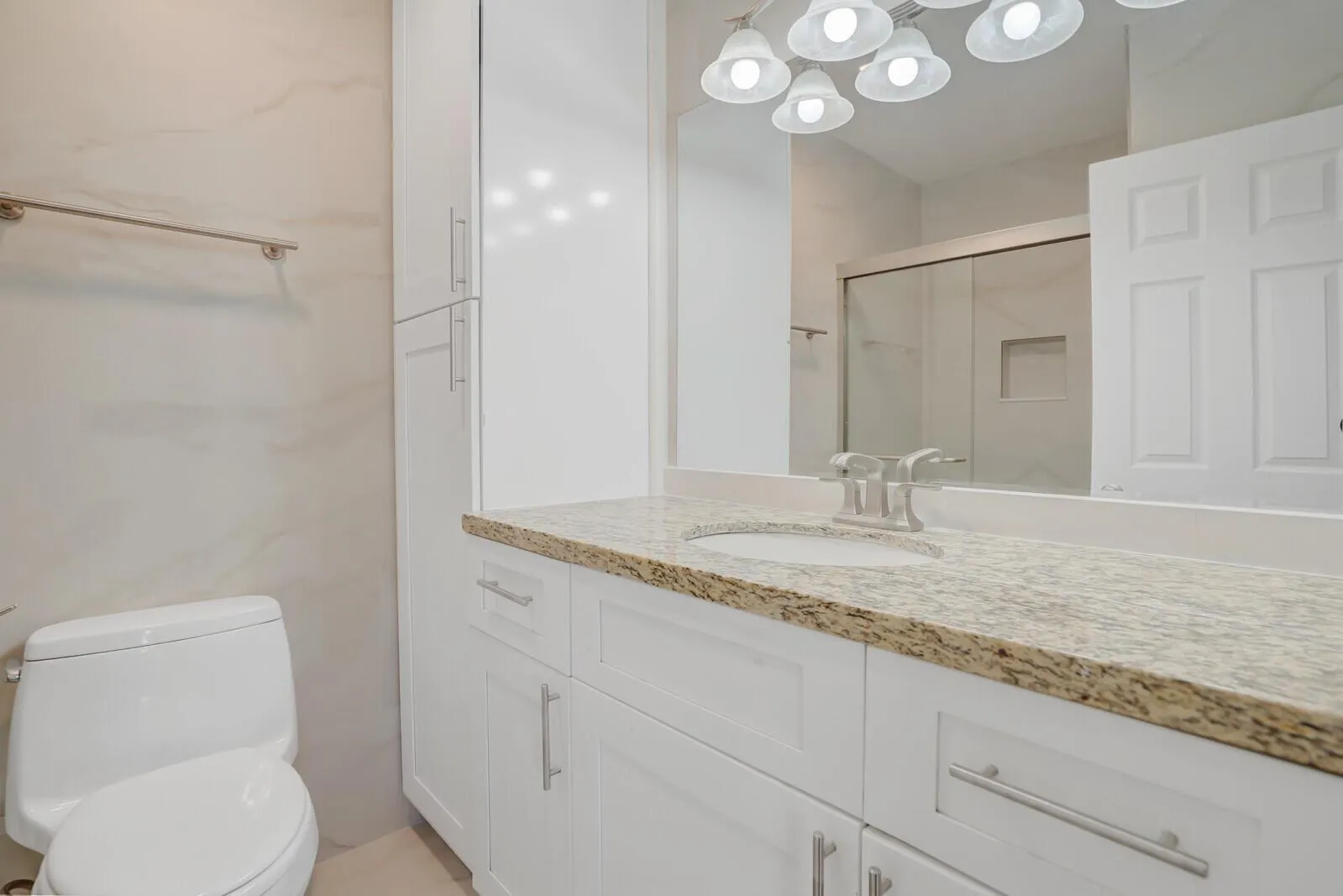 584 SE 20th Avenue, #2