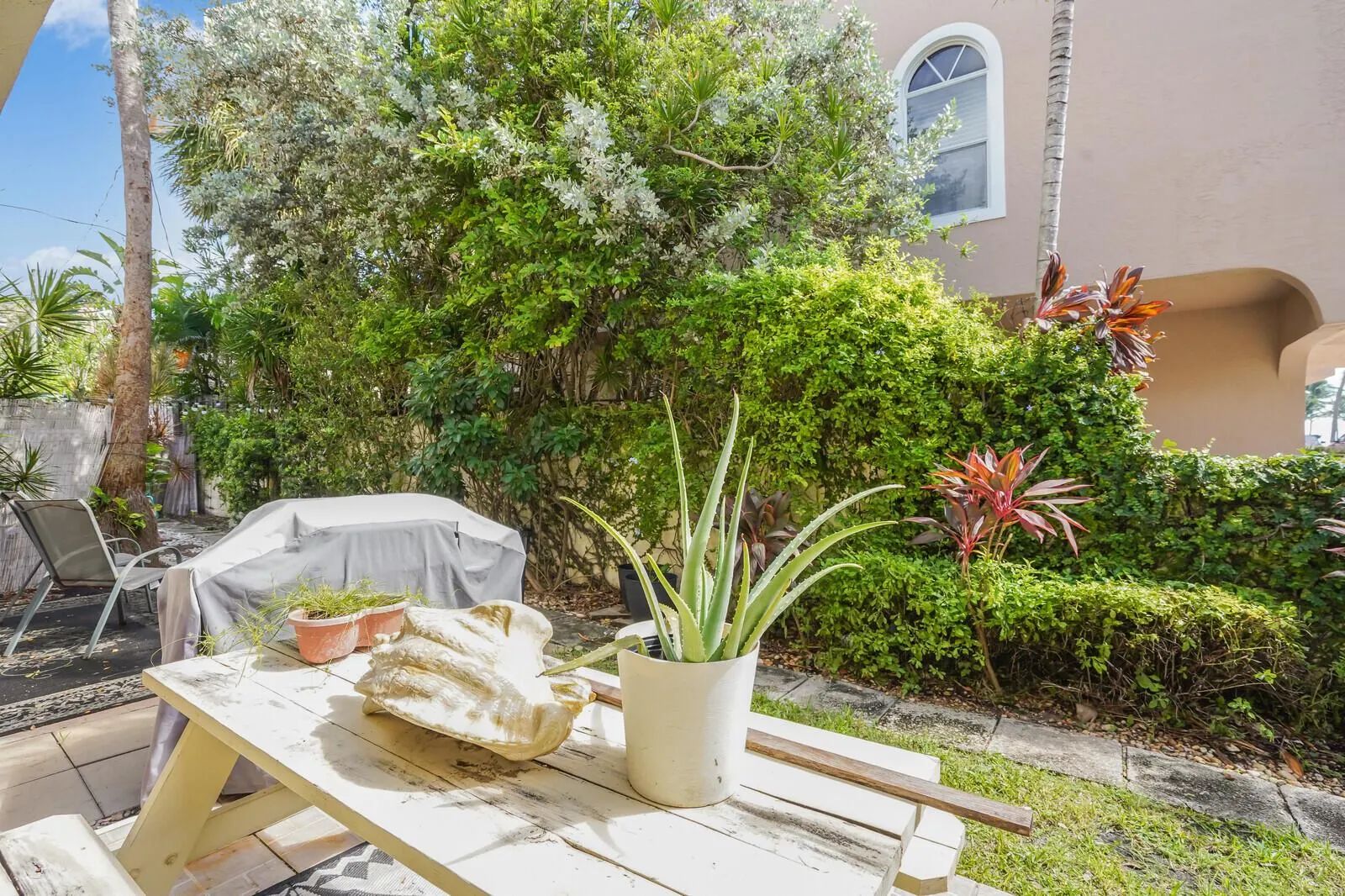584 SE 20th Avenue, #2