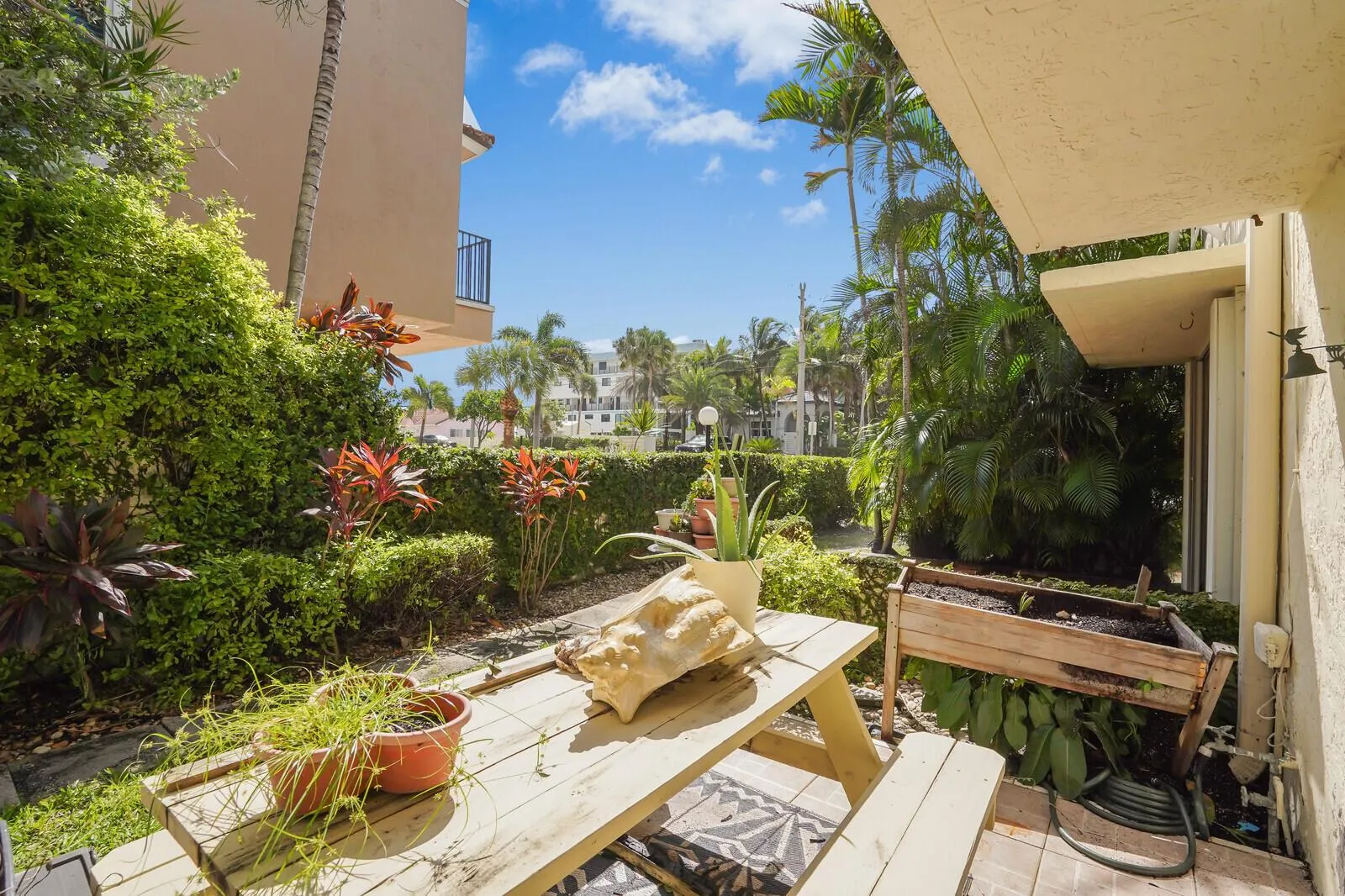 584 SE 20th Avenue, #2