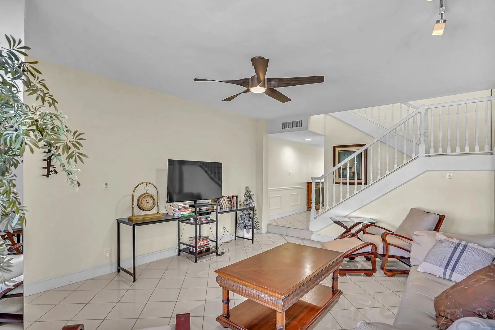 584 SE 20th Avenue, #2