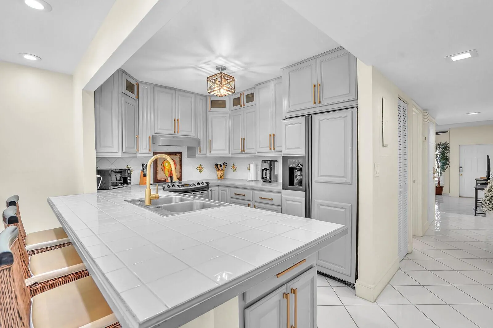 584 SE 20th Avenue, #2