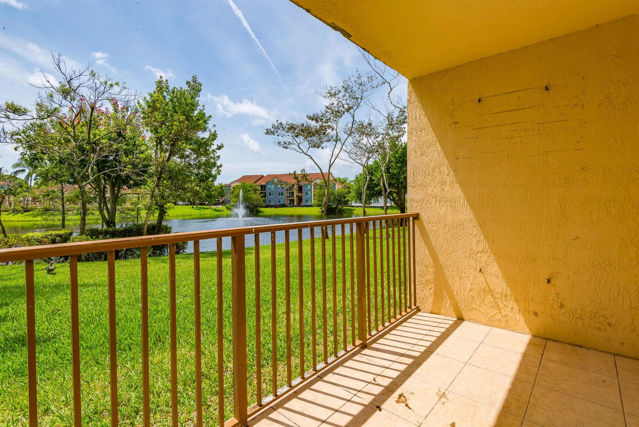 602 Villa Circle