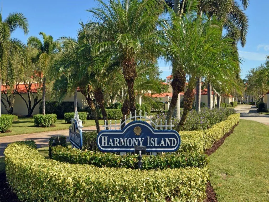 5010 Harmony Circle, #206