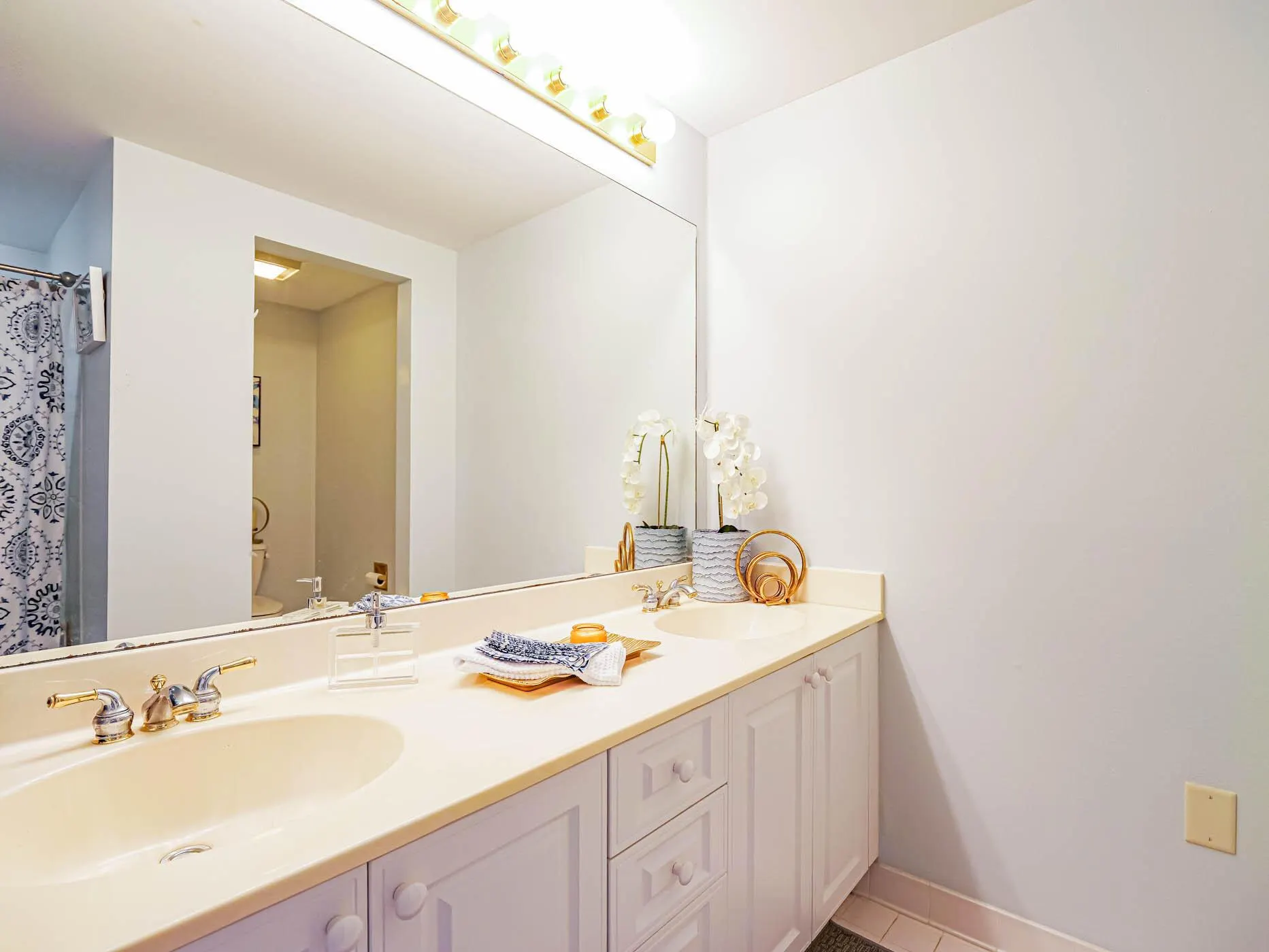 5010 Harmony Circle, #206