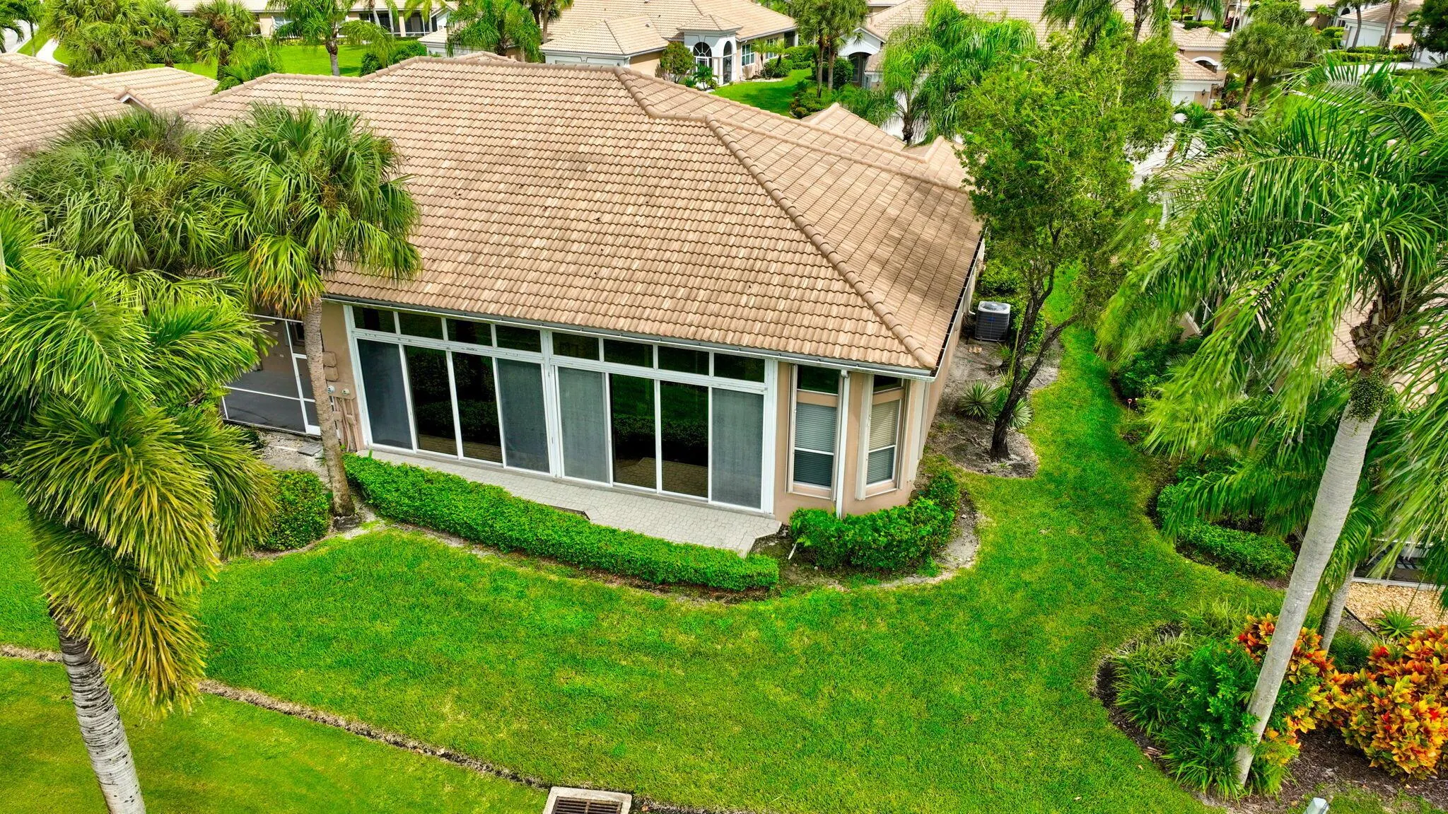 6886 Swansea Lane