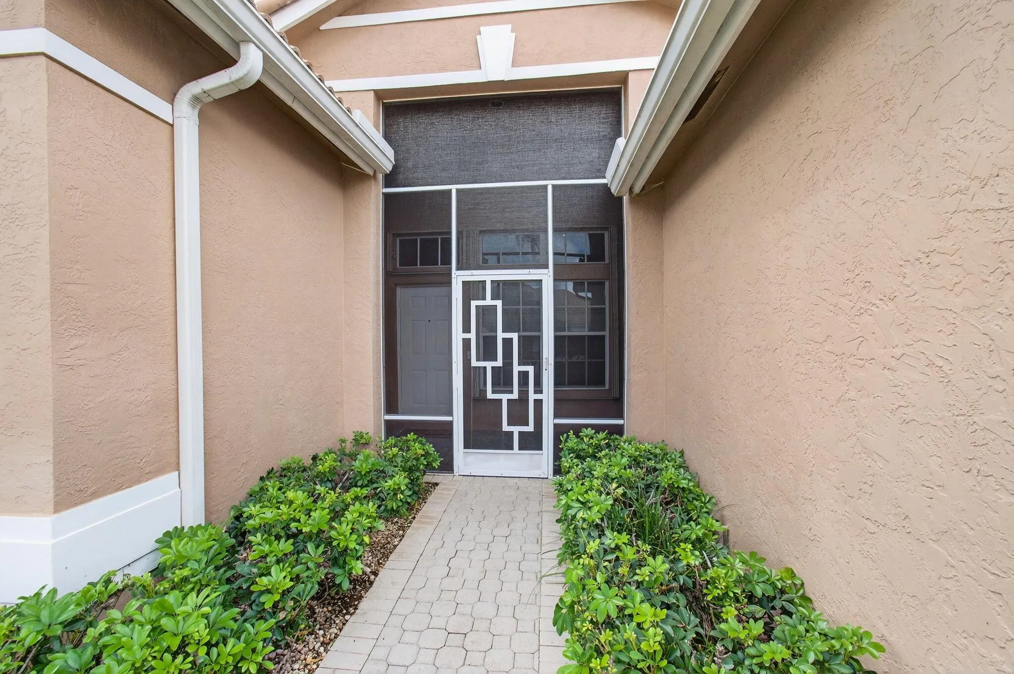 6886 Swansea Lane