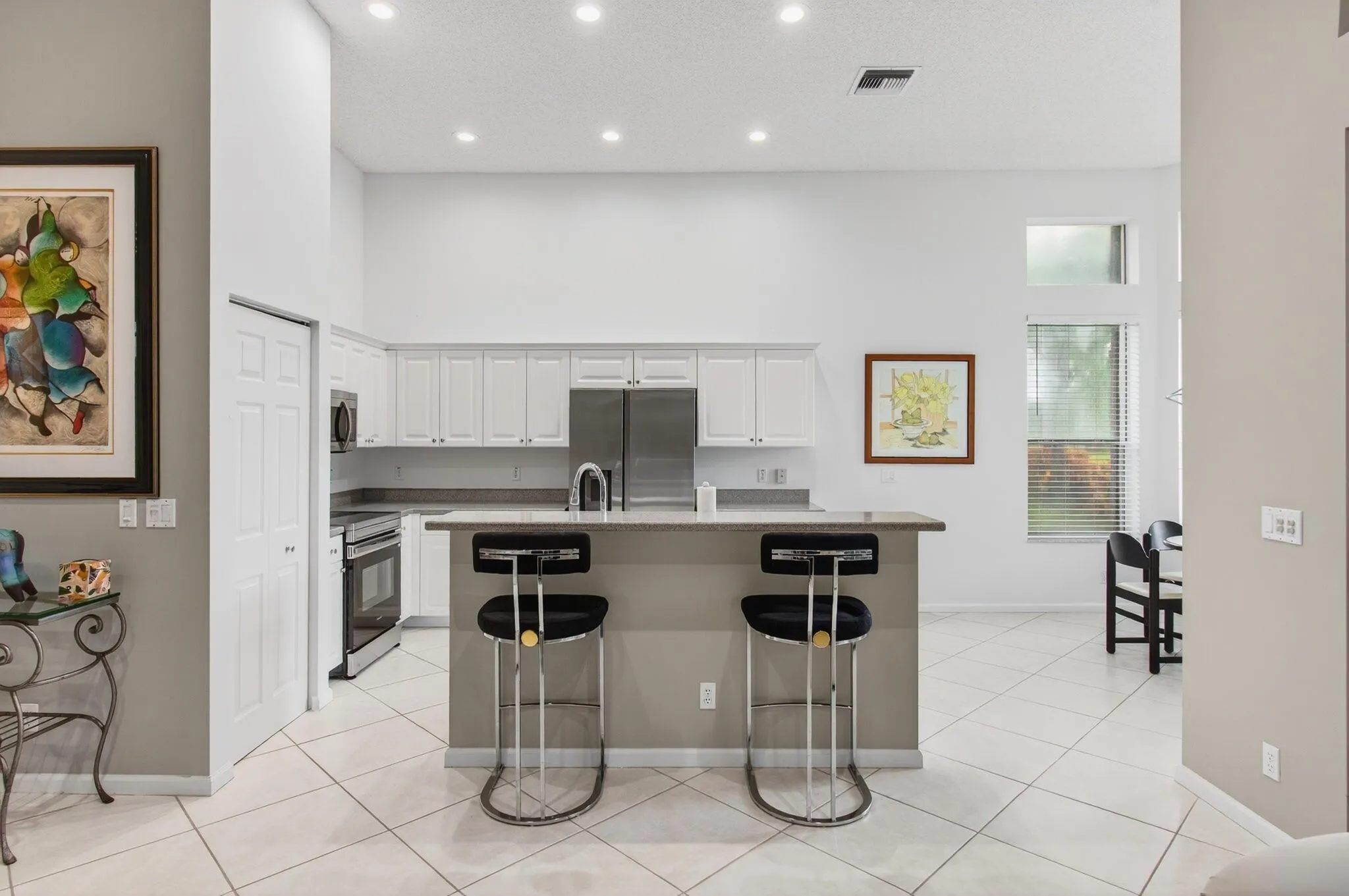 6886 Swansea Lane