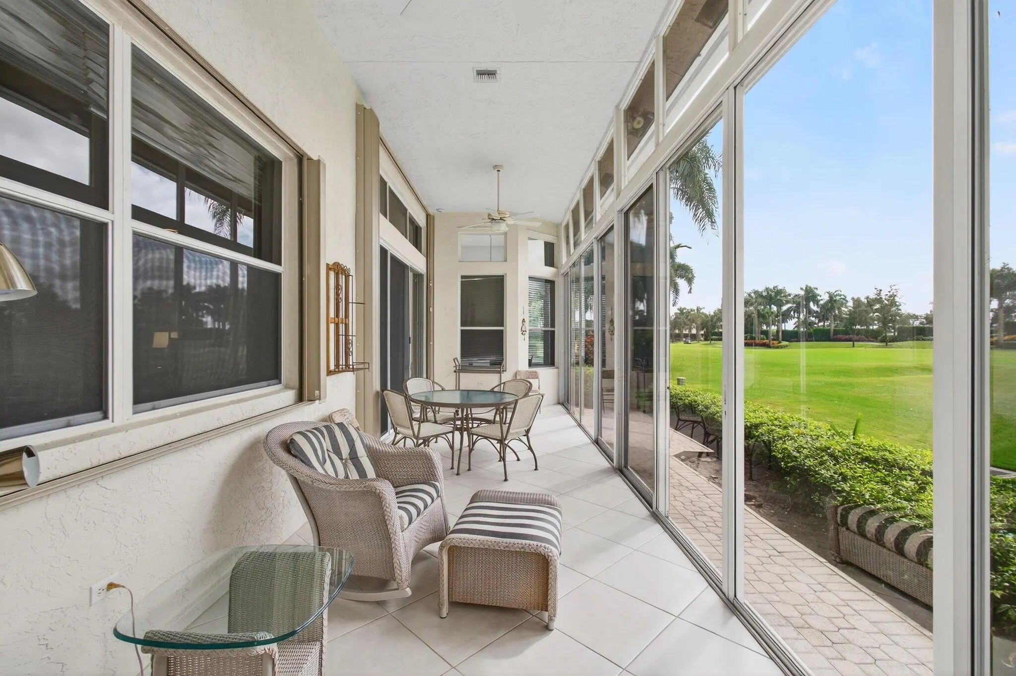 6886 Swansea Lane