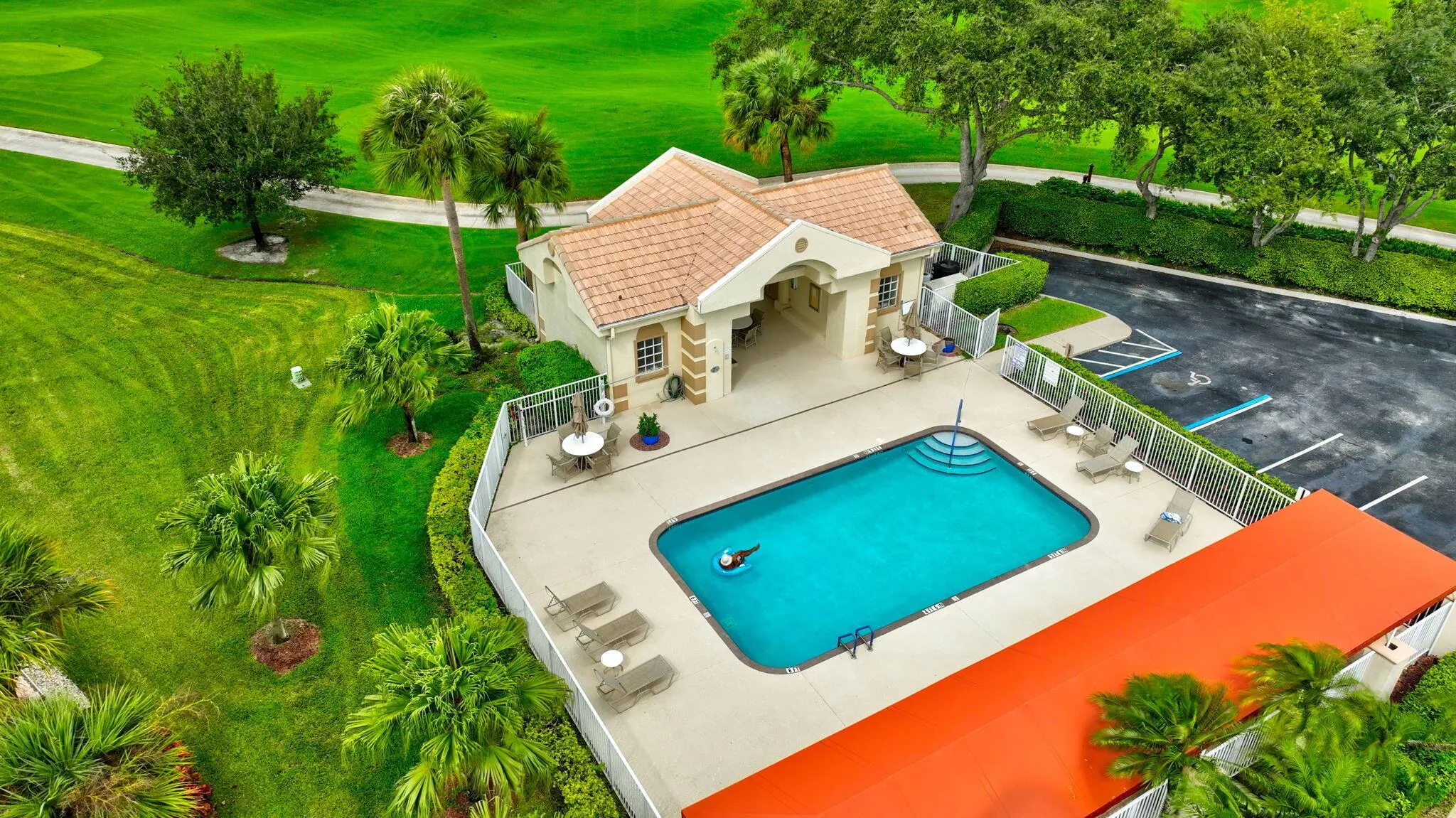 6886 Swansea Lane