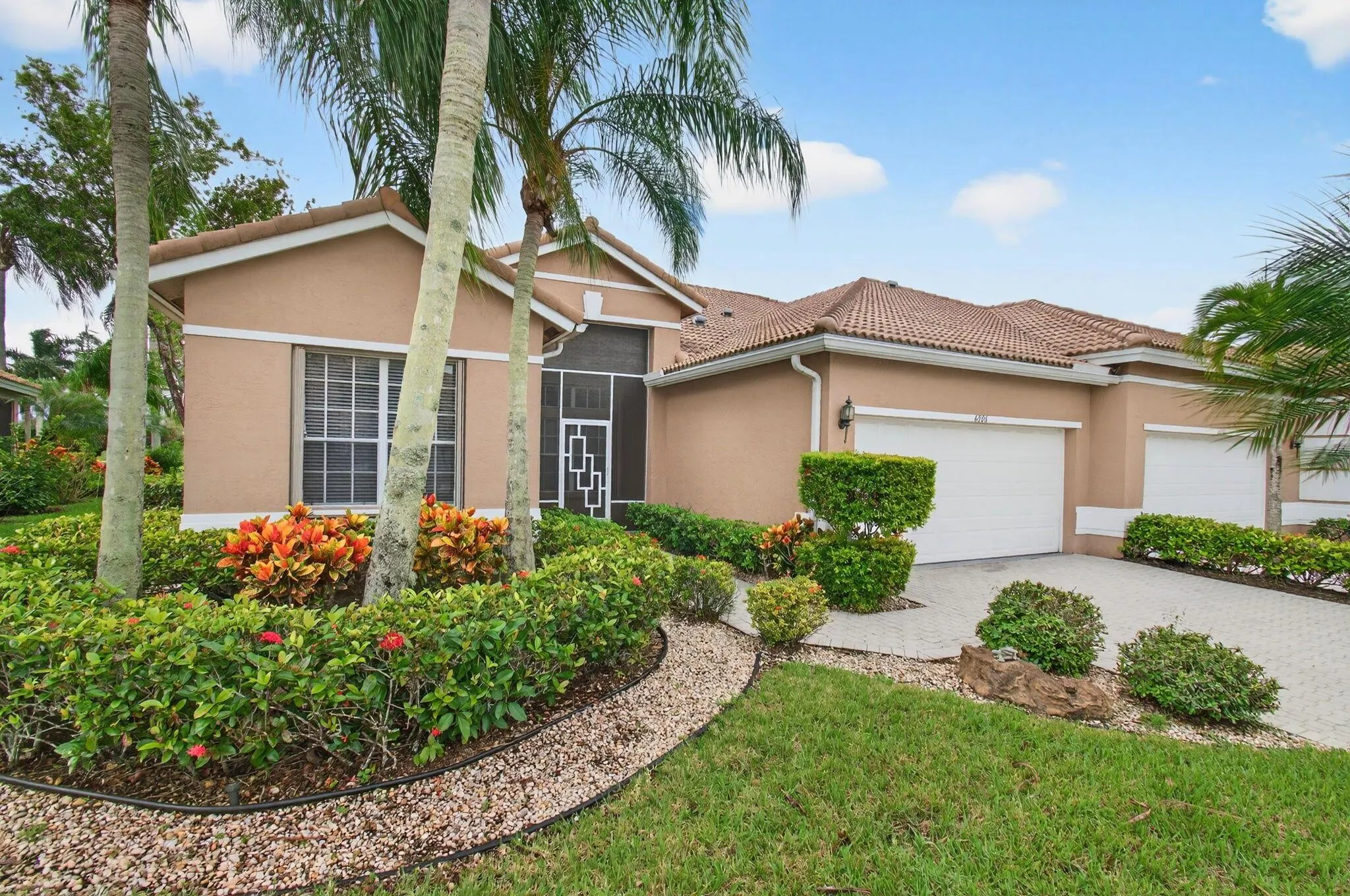 6886 Swansea Lane