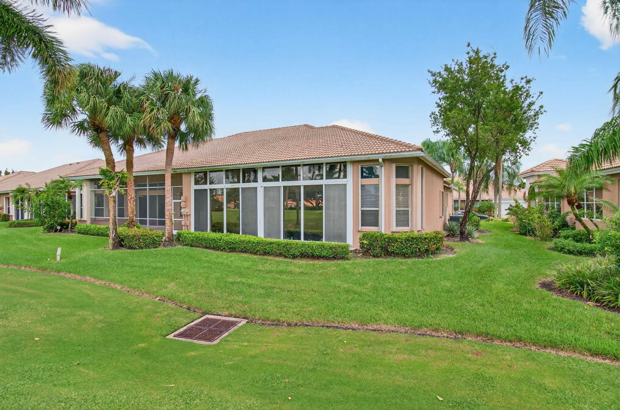 6886 Swansea Lane
