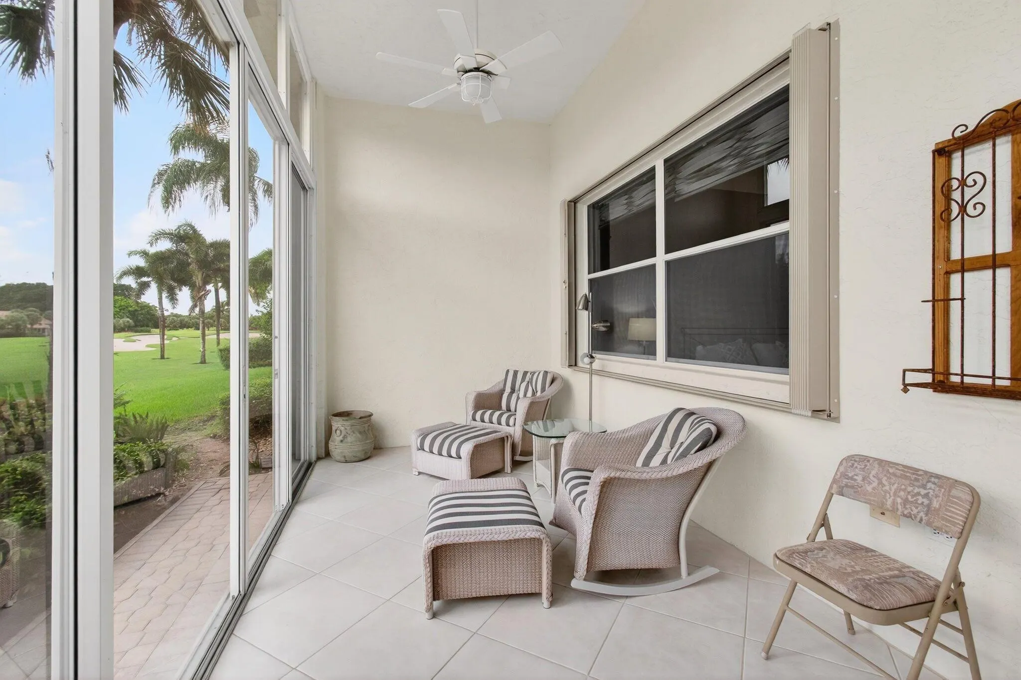 6886 Swansea Lane