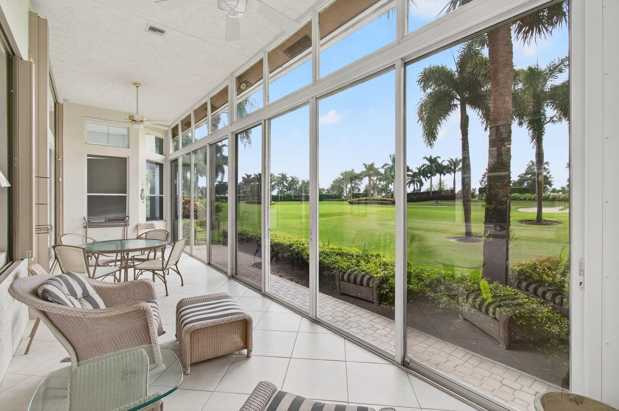6886 Swansea Lane