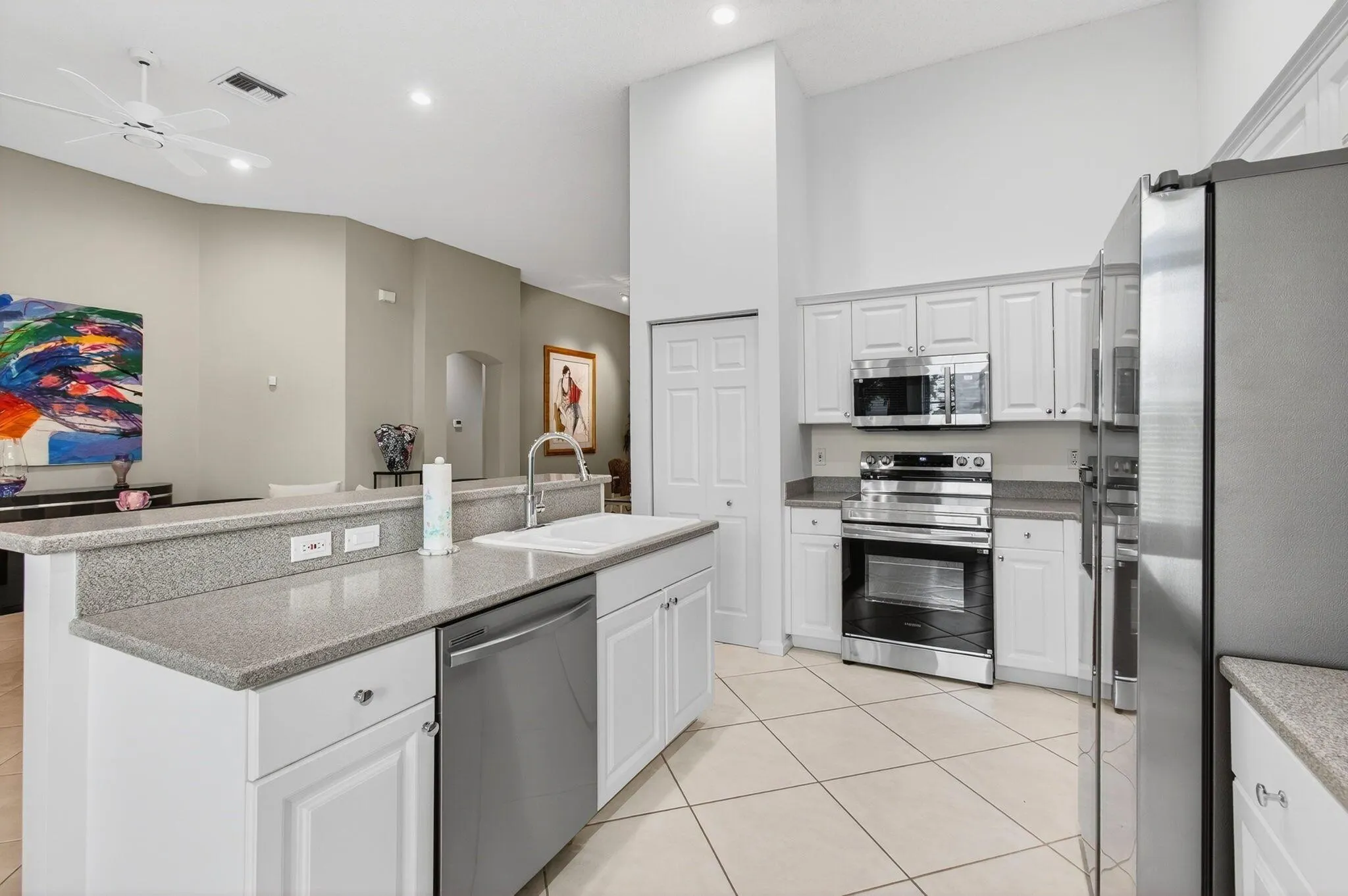 6886 Swansea Lane