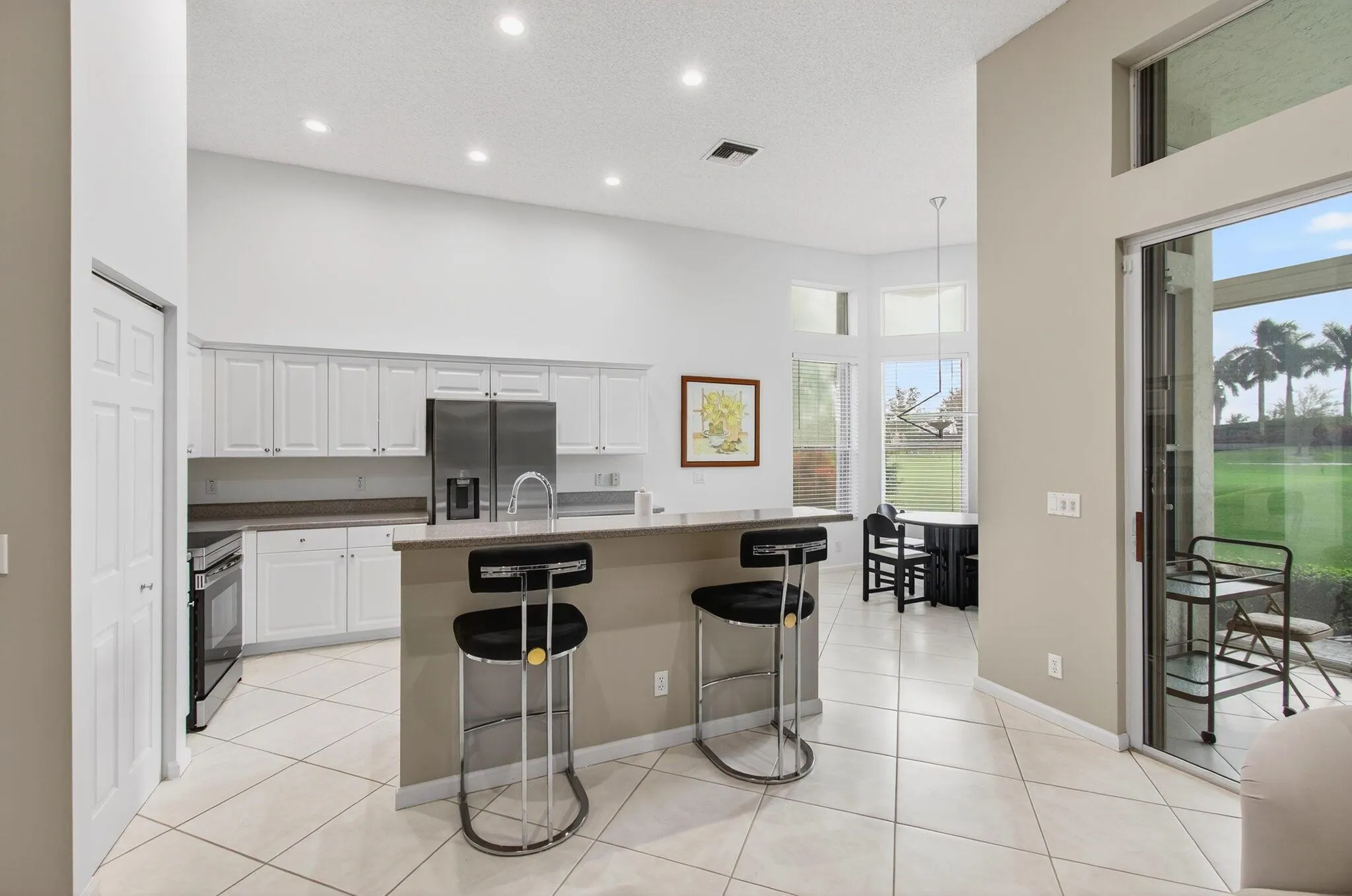 6886 Swansea Lane
