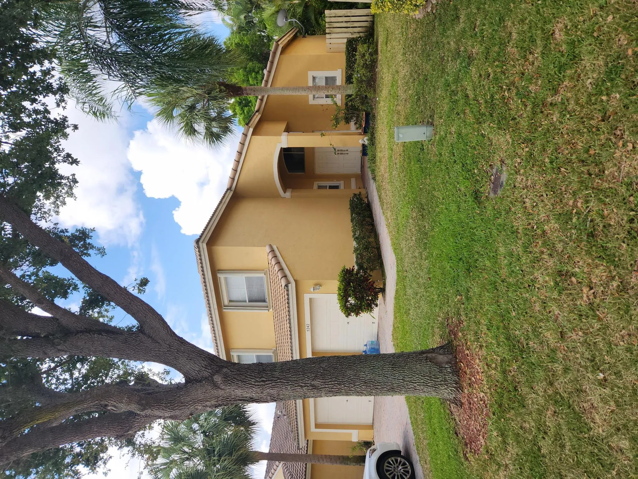 5242 Victoria Circle