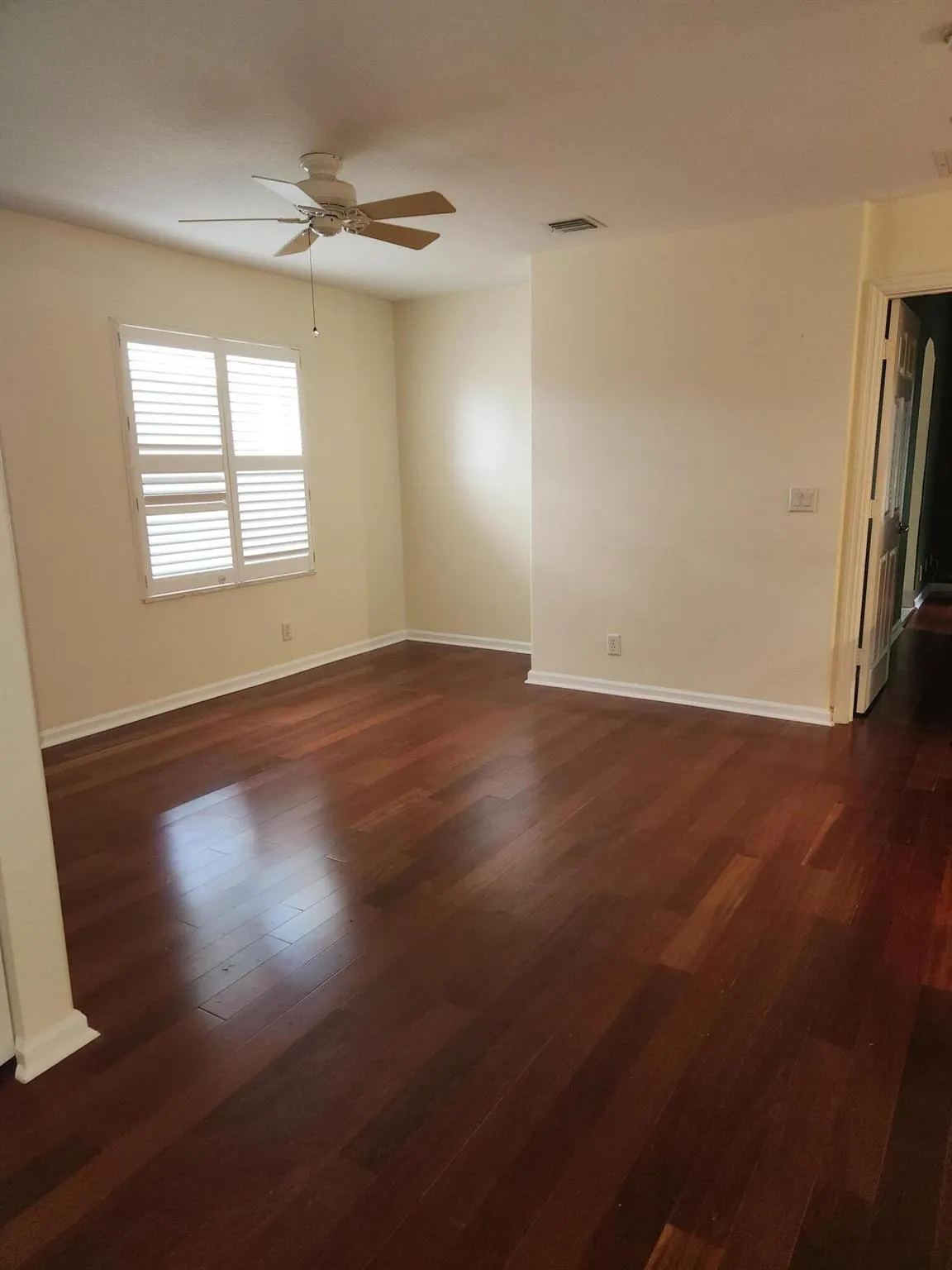 5242 Victoria Circle