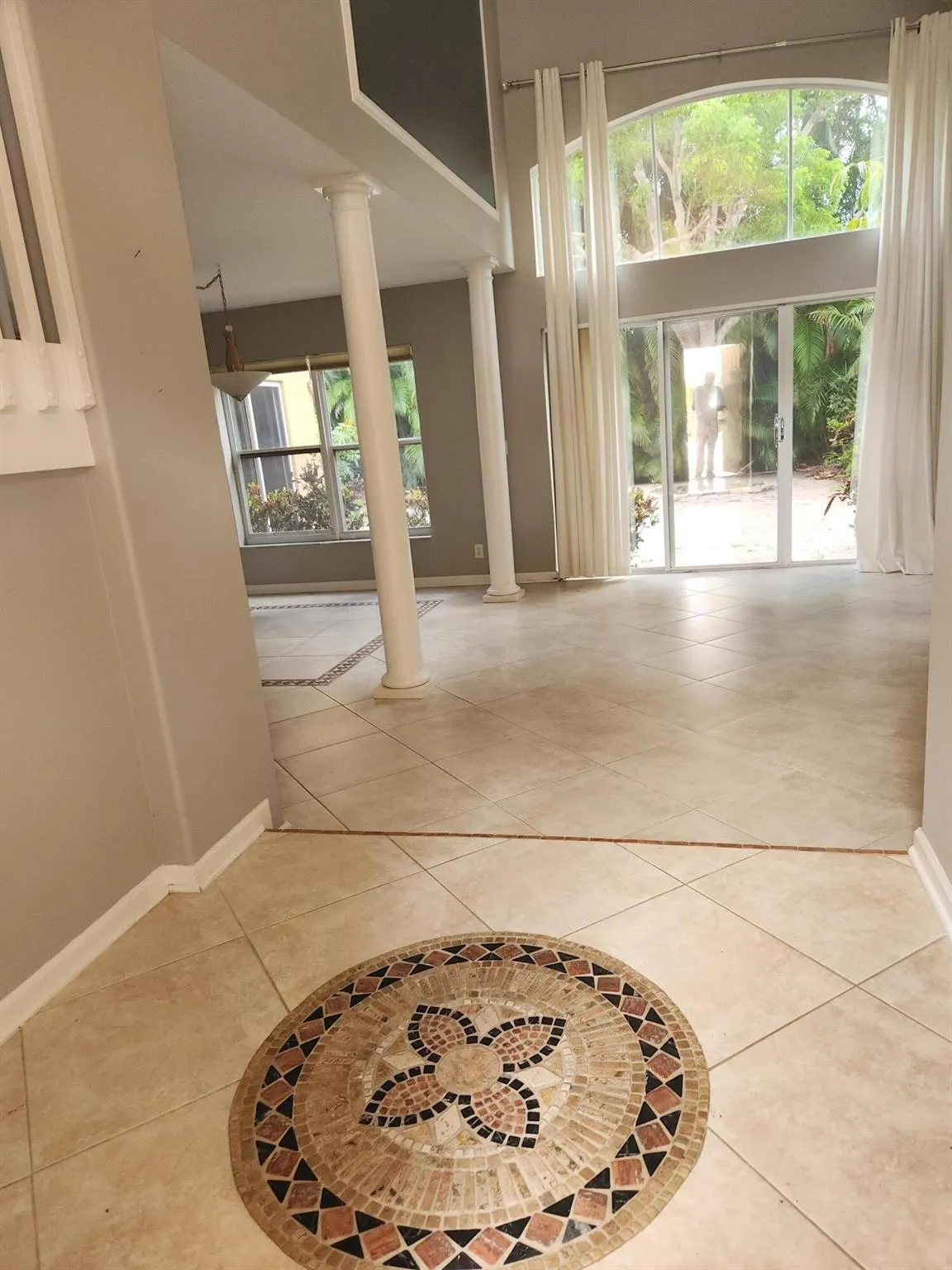 5242 Victoria Circle