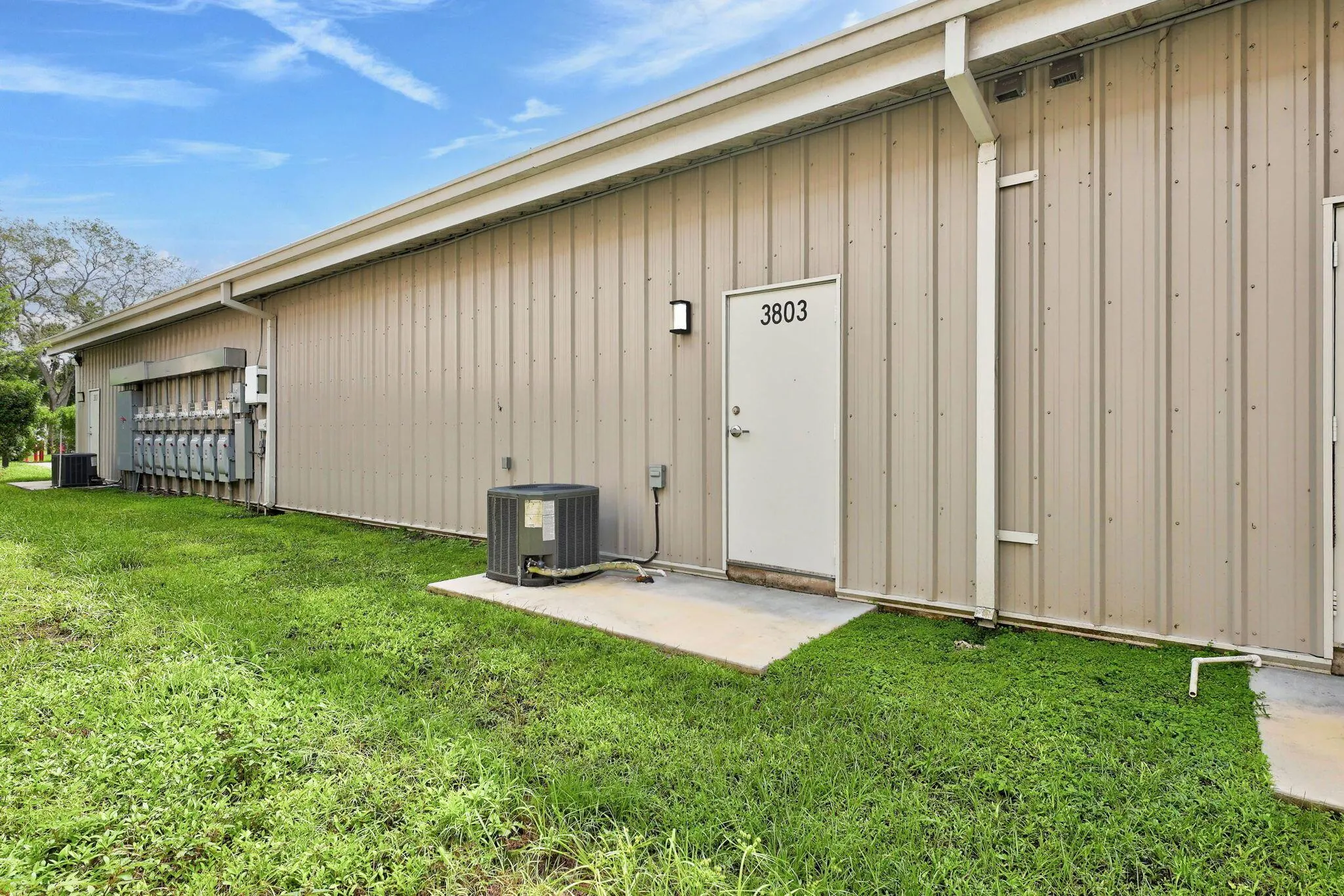 3801 Oleander Avenue, #3803