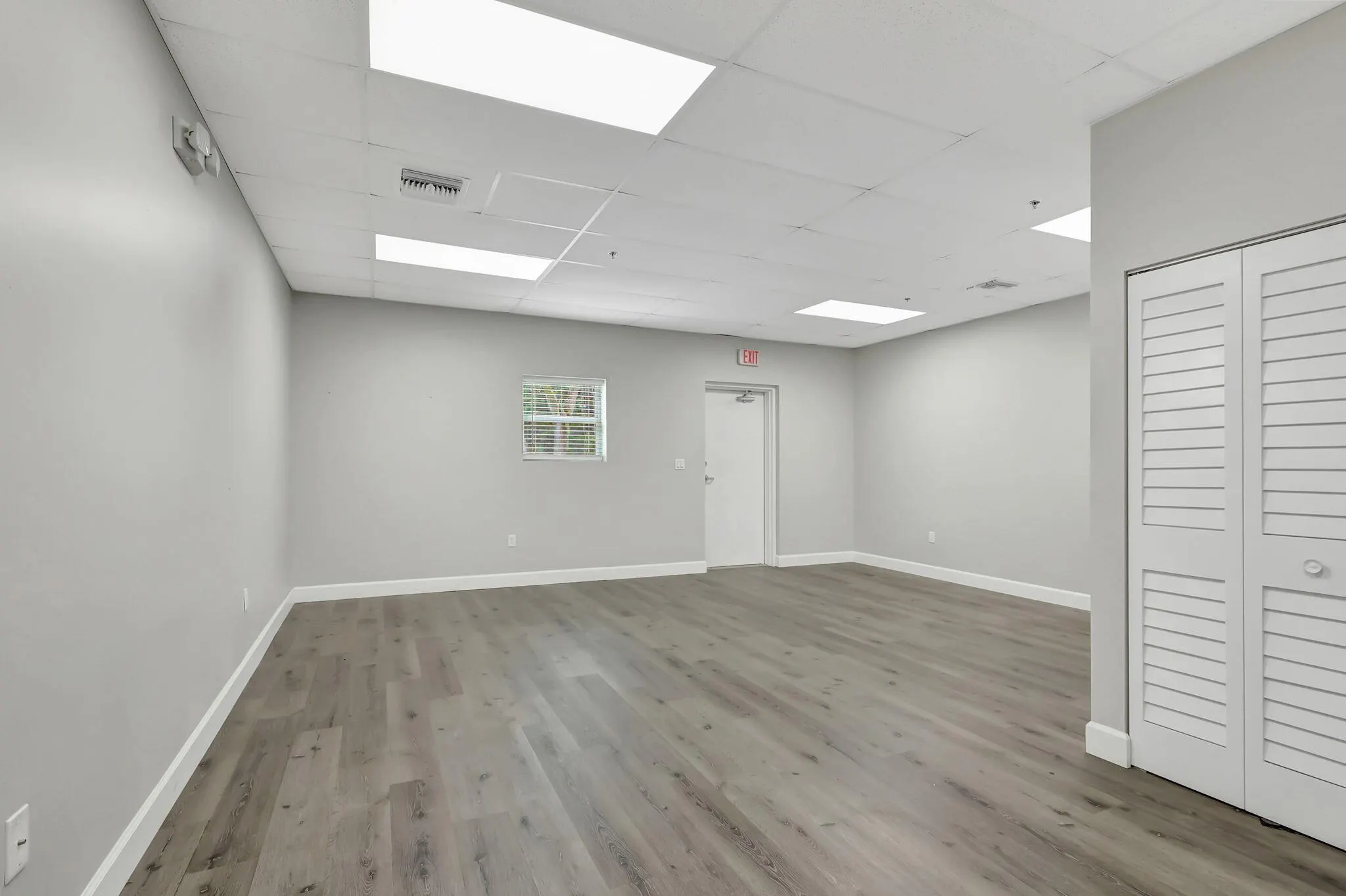 3801 Oleander Avenue, #3803