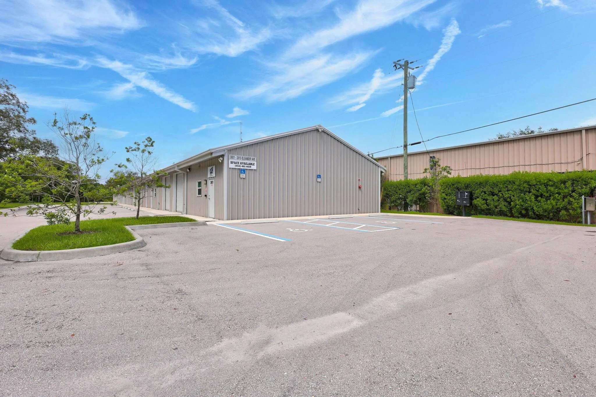 3801 Oleander Avenue, #3803