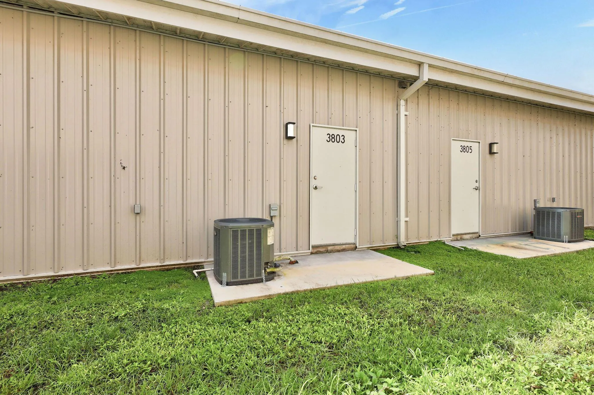 3801 Oleander Avenue, #3803