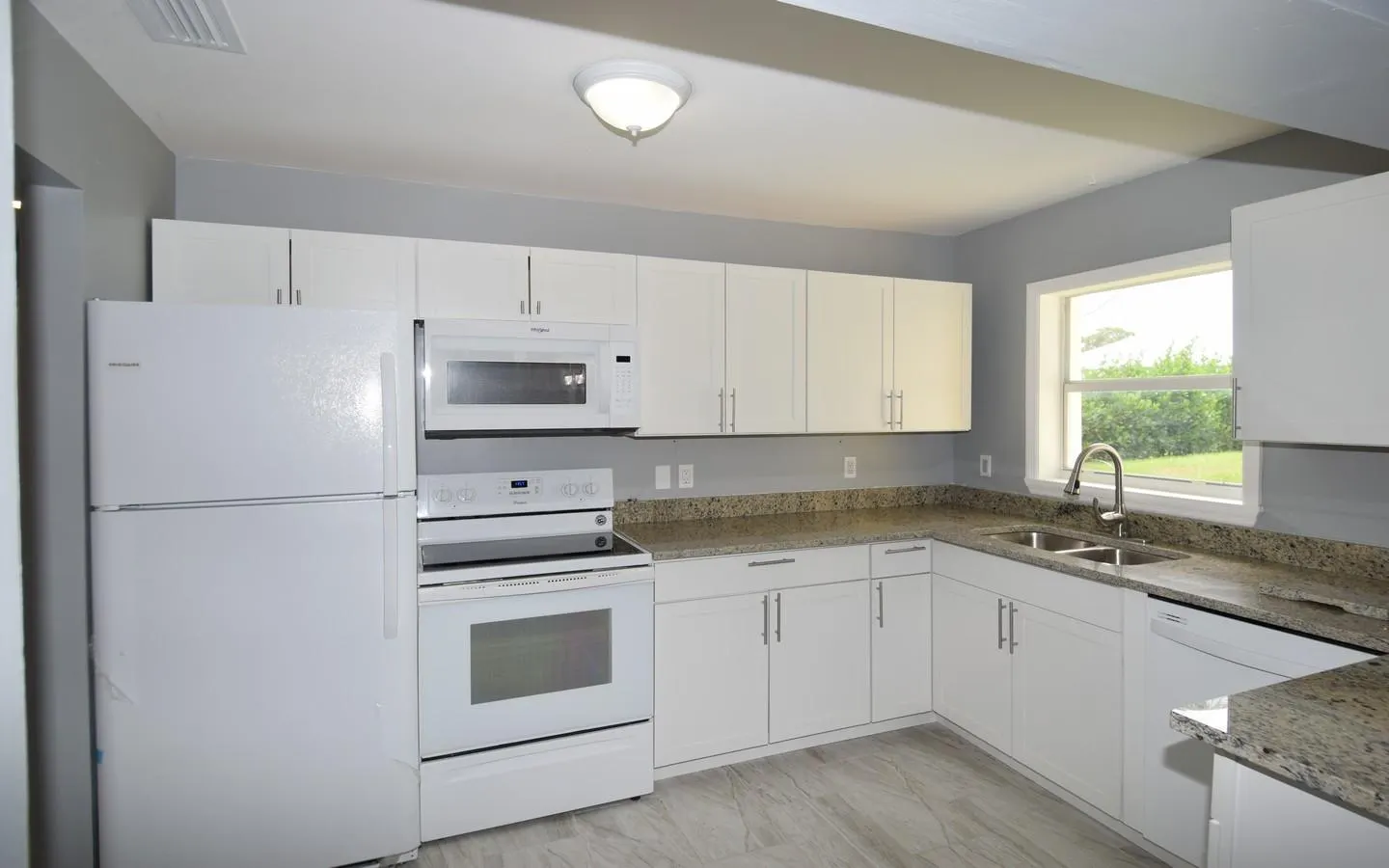 976 SW 34th Terrace