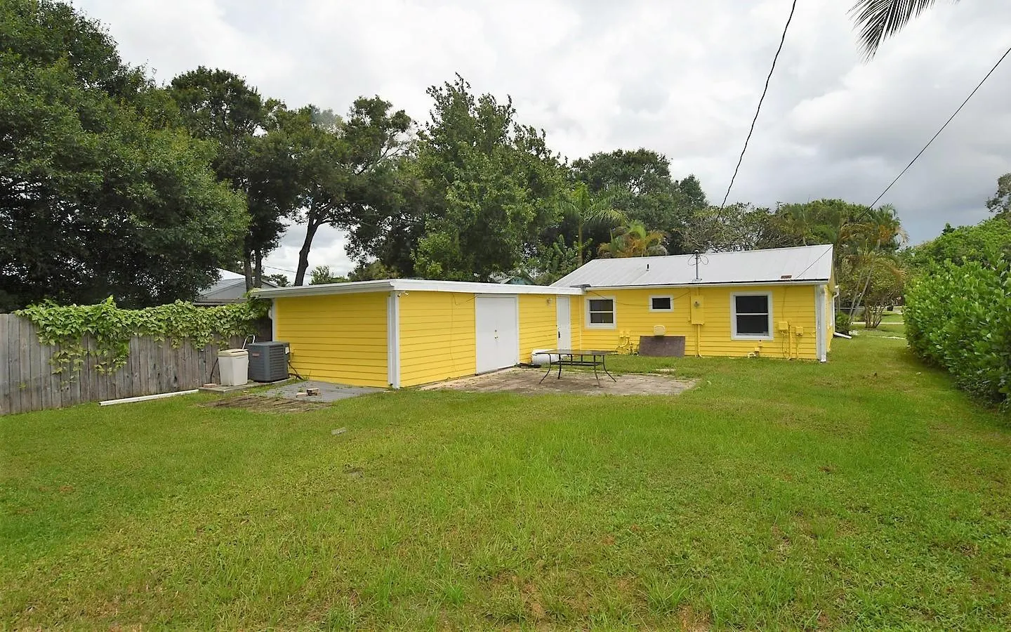 976 SW 34th Terrace