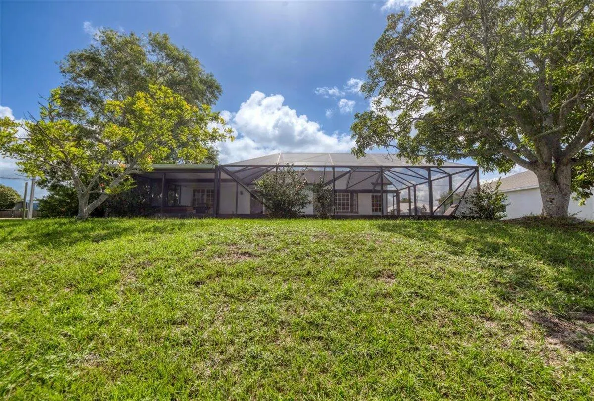 2400 SE Charleston Drive