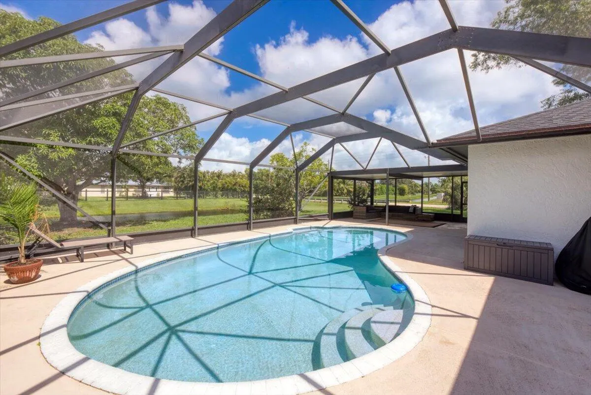 2400 SE Charleston Drive