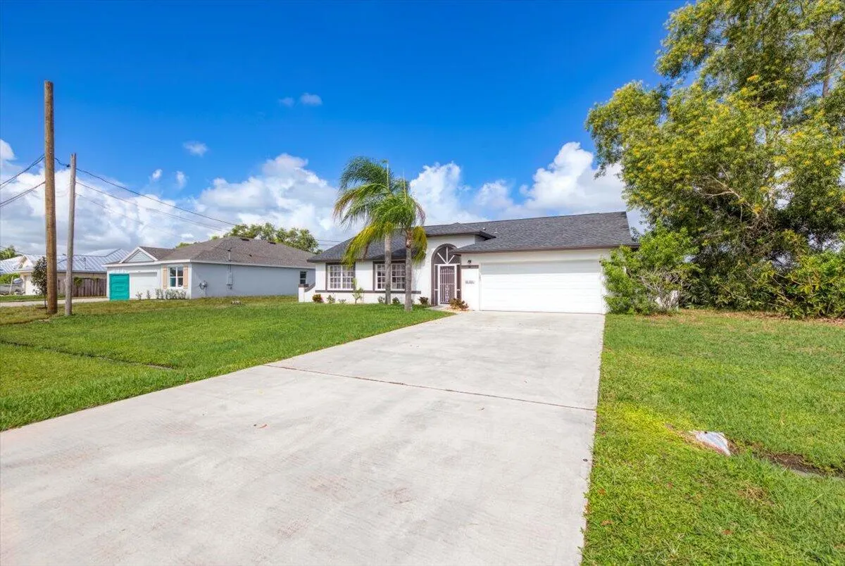 2400 SE Charleston Drive