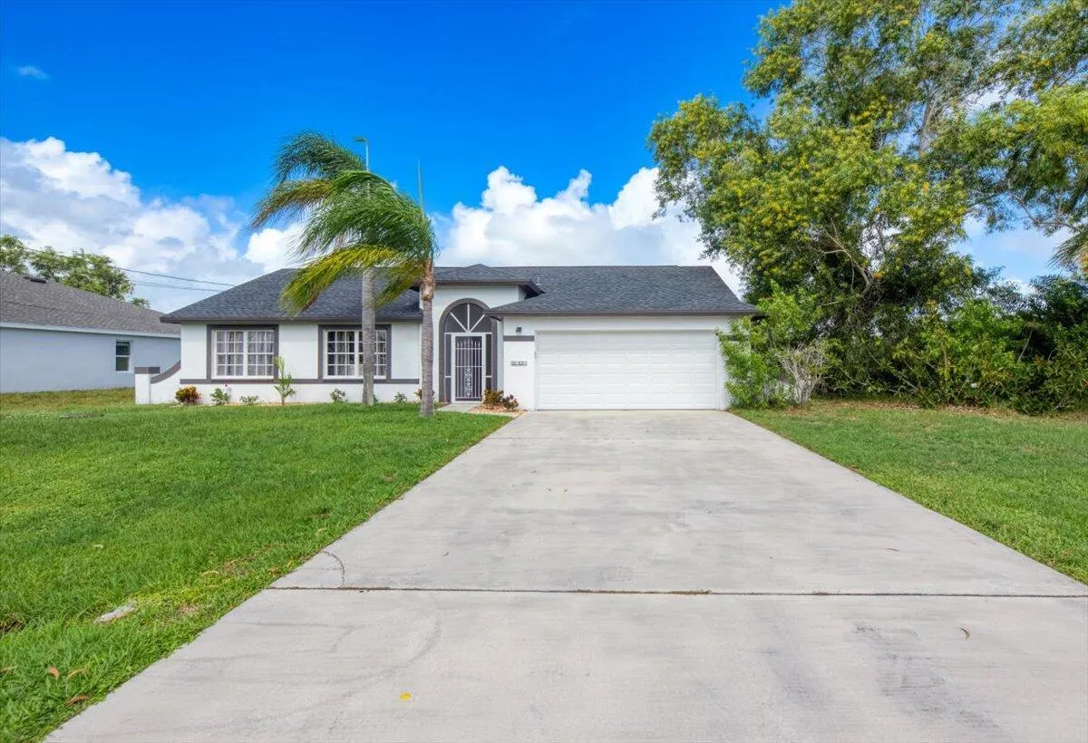 2400 SE Charleston Drive